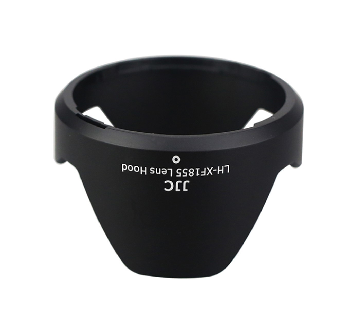 Eine schwarze Objektiv-Gegenlichtblende mit dem weißen Text "JJC LH-XF1855 Lens Hood". Auf weißem Hintergrund.