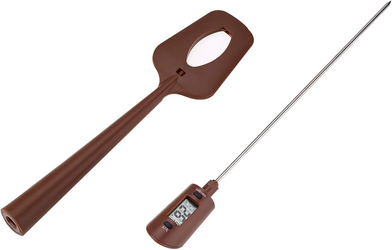 Ein brauner Spatel mit Loch und ein digitales Thermometer mit langer Metallsonde sind auf weißem Hintergrund abgebildet.