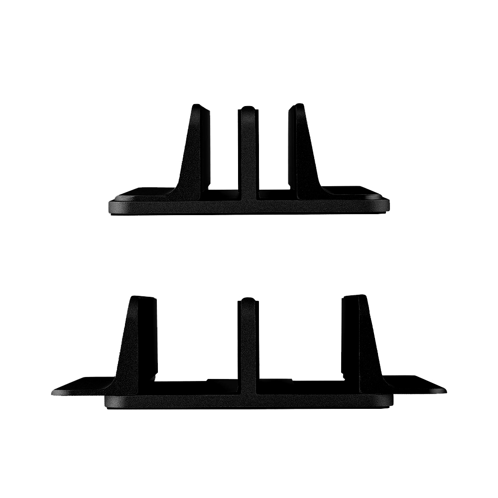Due supporti in plastica nera, ciascuno con tre supporti verticali, sono disposti verticalmente su uno sfondo bianco. I supporti sono identici.