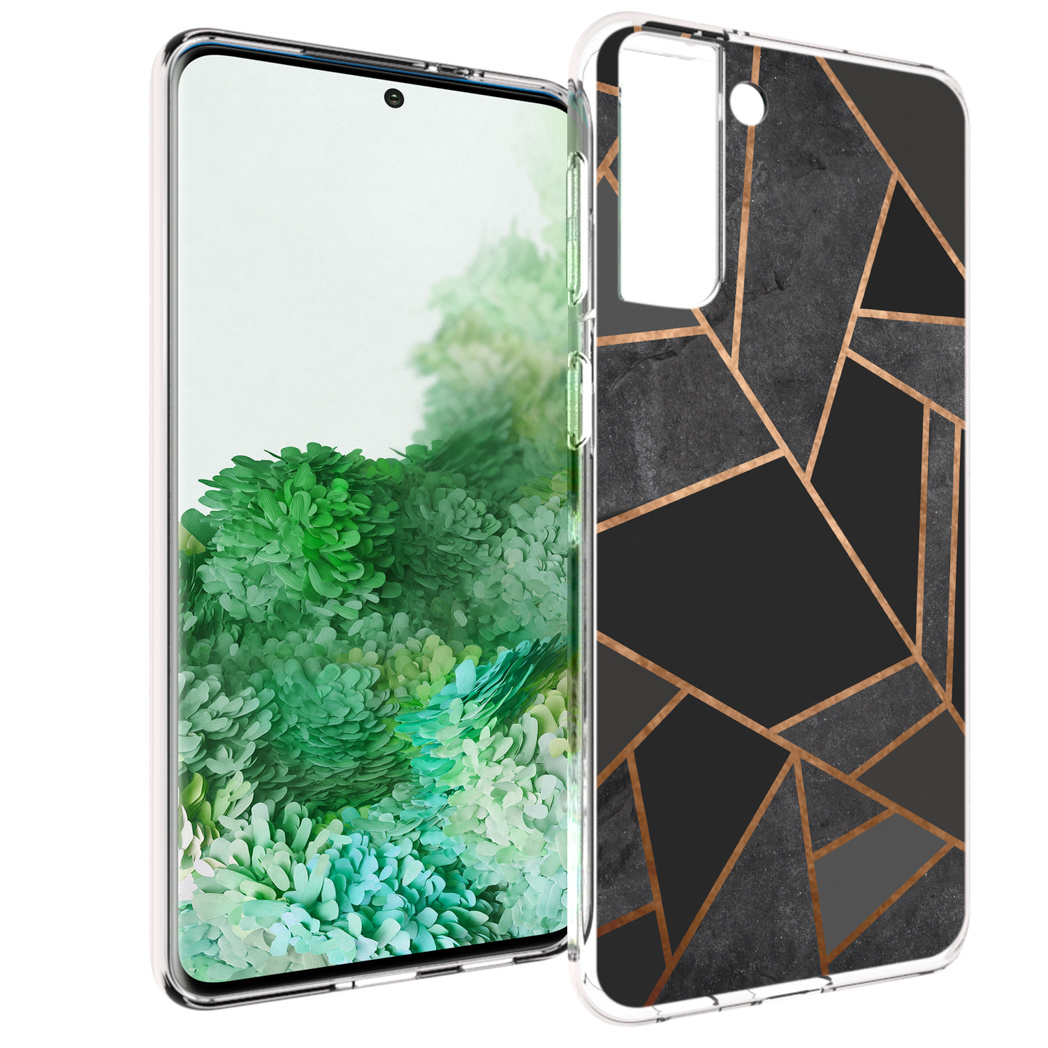 Een smartphone met een doorzichtige hoes met een zwart en goud geometrisch ontwerp. Het scherm toont een groen bloemenpatroon.