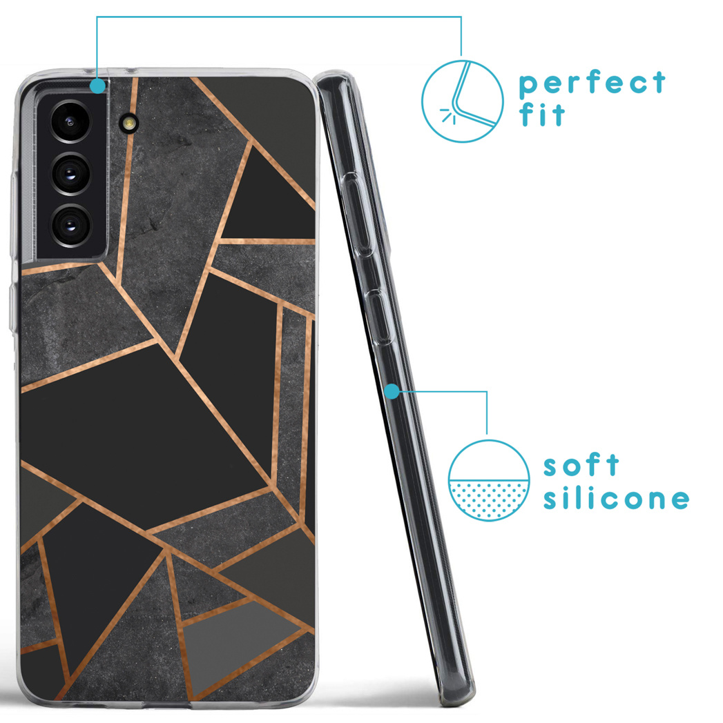 Een telefoonhoesje met een geometrisch patroon van zwarte, grijze en bronzen vormen. De hoes staat op een witte achtergrond, met tekstlabels.