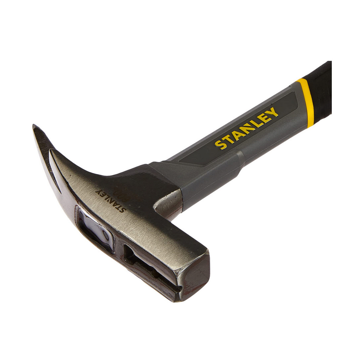 Un martillo de uña Stanley. Tiene una cabeza negra y un mango gris con detalles amarillos. La marca es visible.