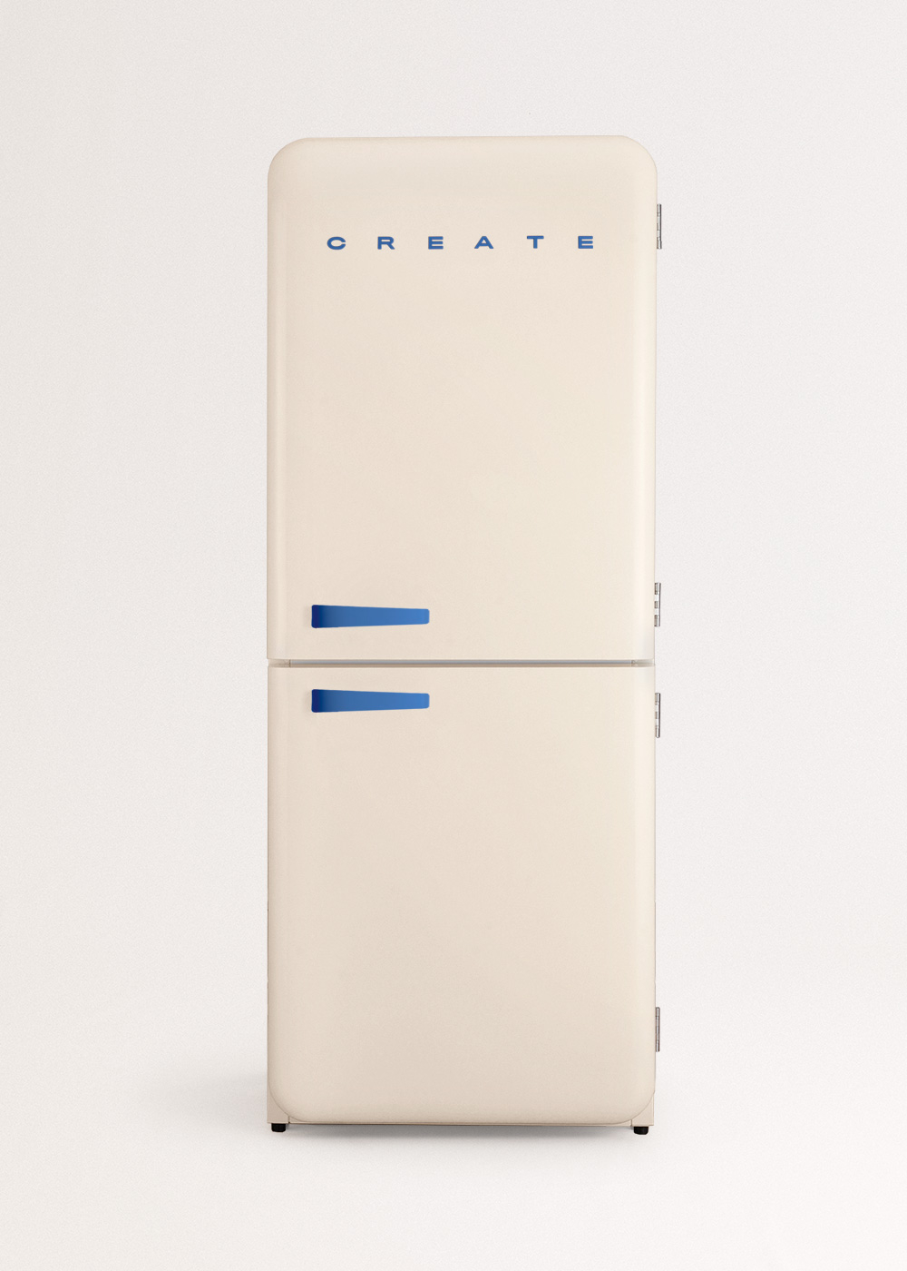 Refrigerador color crema con detalles azules. La palabra CREATE está impresa en la parte superior. Dos manijas azules son visibles.