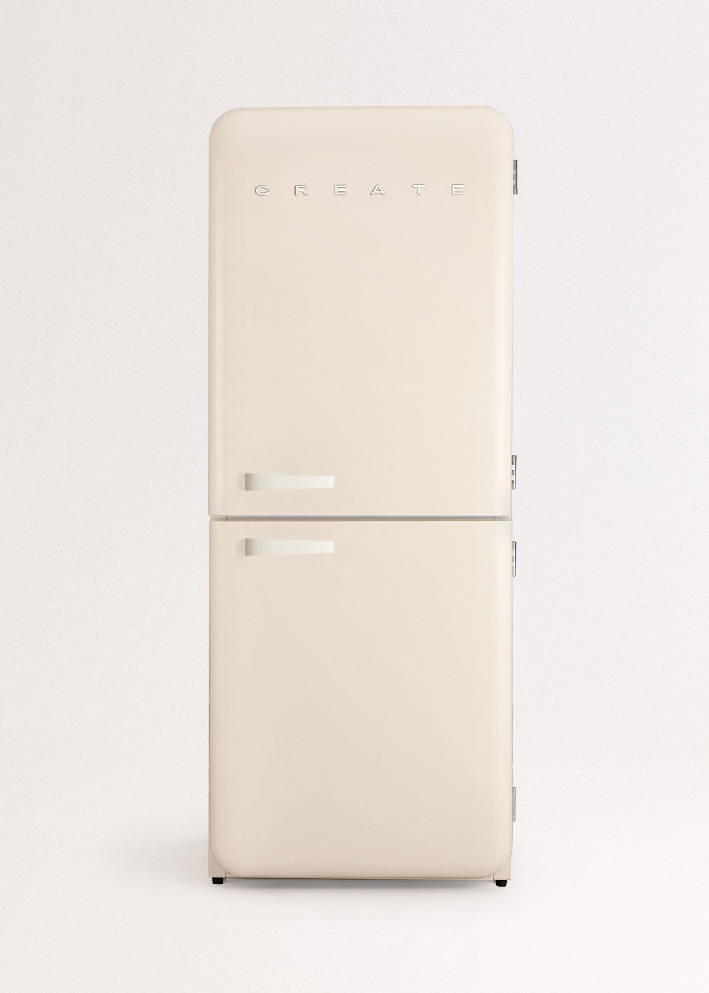 Un refrigerador color crema con la palabra 'CREATE' en la parte superior. Tiene dos puertas y manijas horizontales. El fondo es blanco liso.