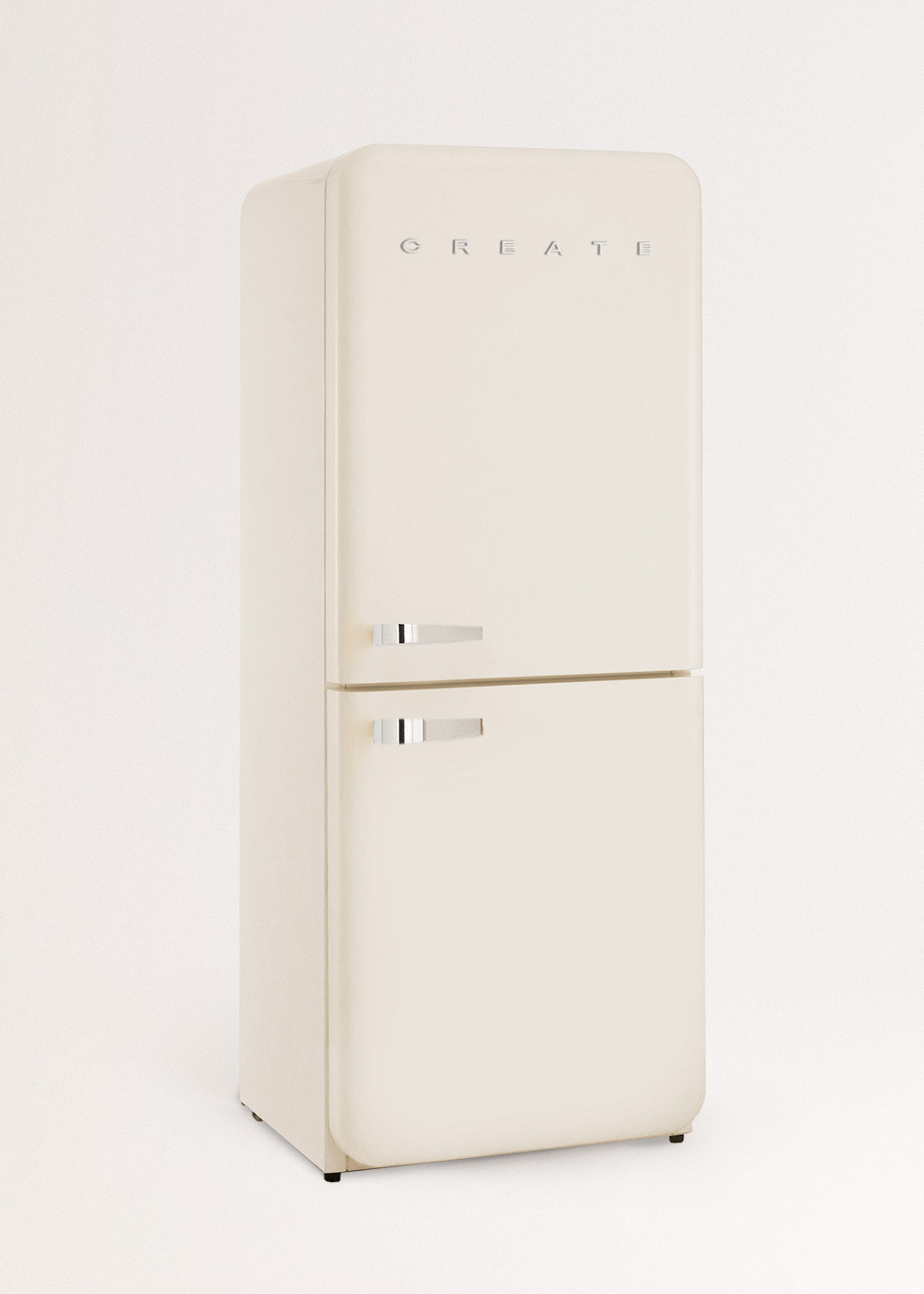 Un refrigerador color crema con la palabra CREATE. Tiene dos puertas con manijas plateadas, sobre un fondo blanco.