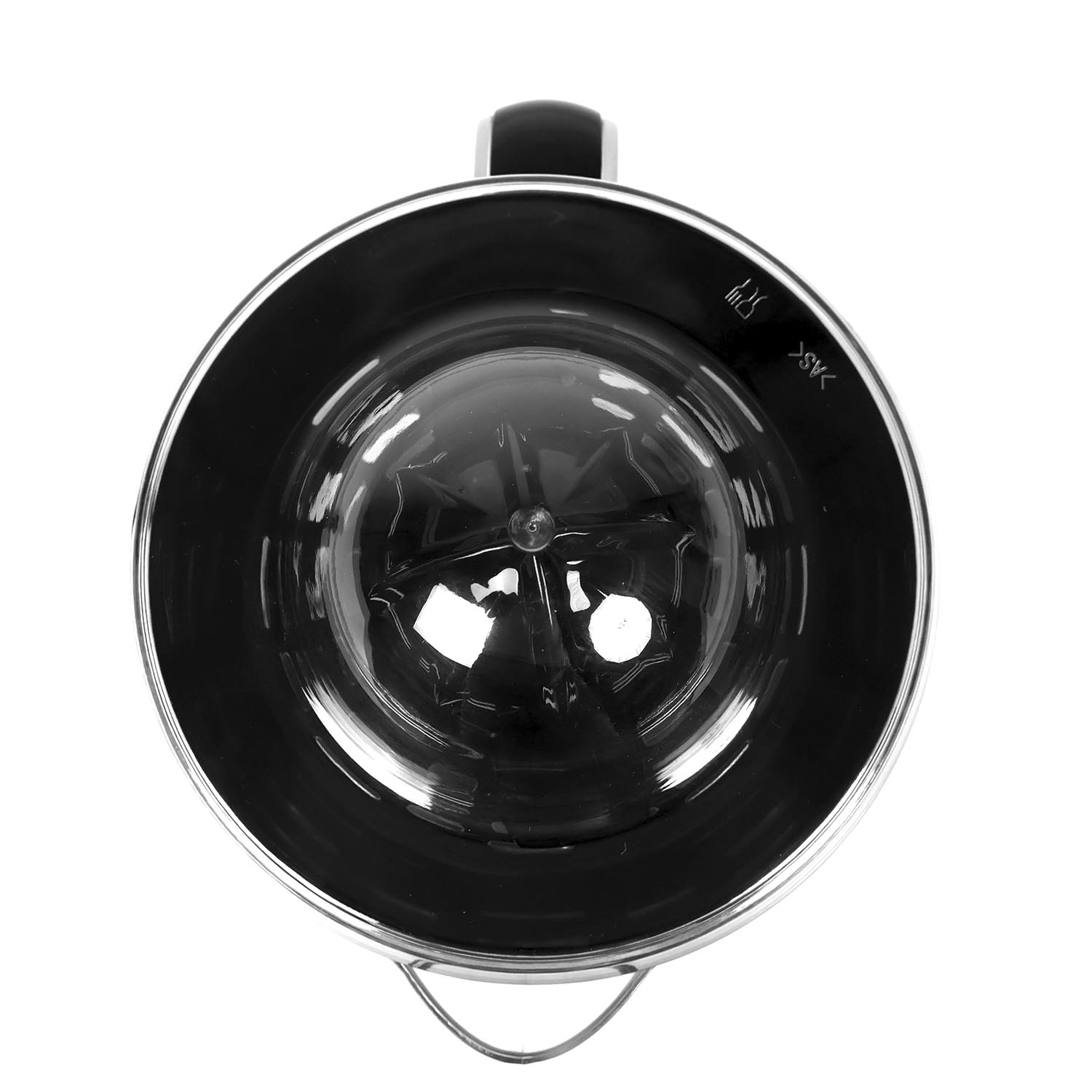 Vista superior del interior de una tetera negra y plateada. Muestra un componente de plástico transparente en el interior y un asa negra en la parte superior.