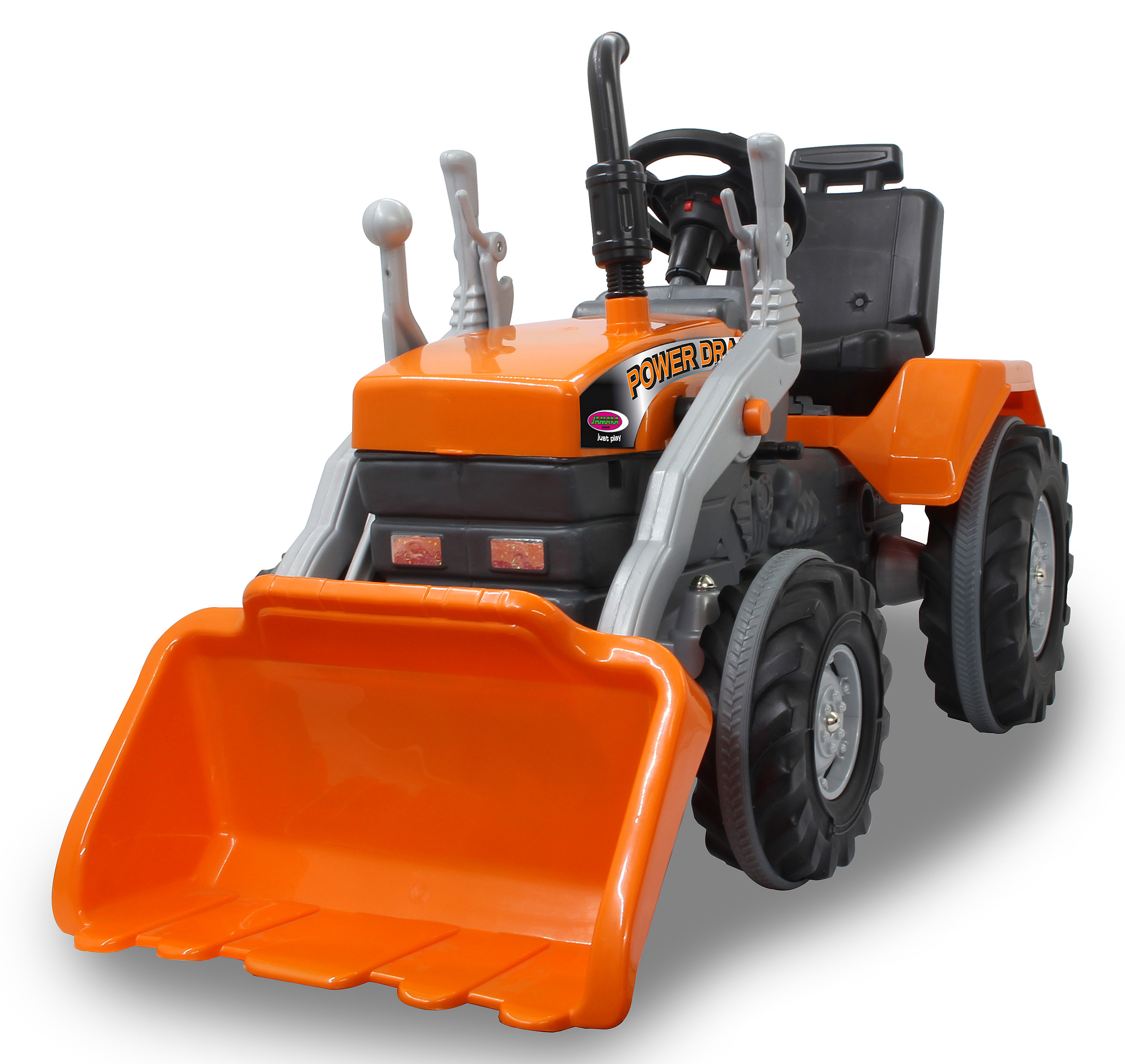 Ein orangefarbener Spielzeugtraktor mit Frontlader. Er hat schwarze Reifen und einen schwarzen Sitz. Er ist auf Weiß isoliert.