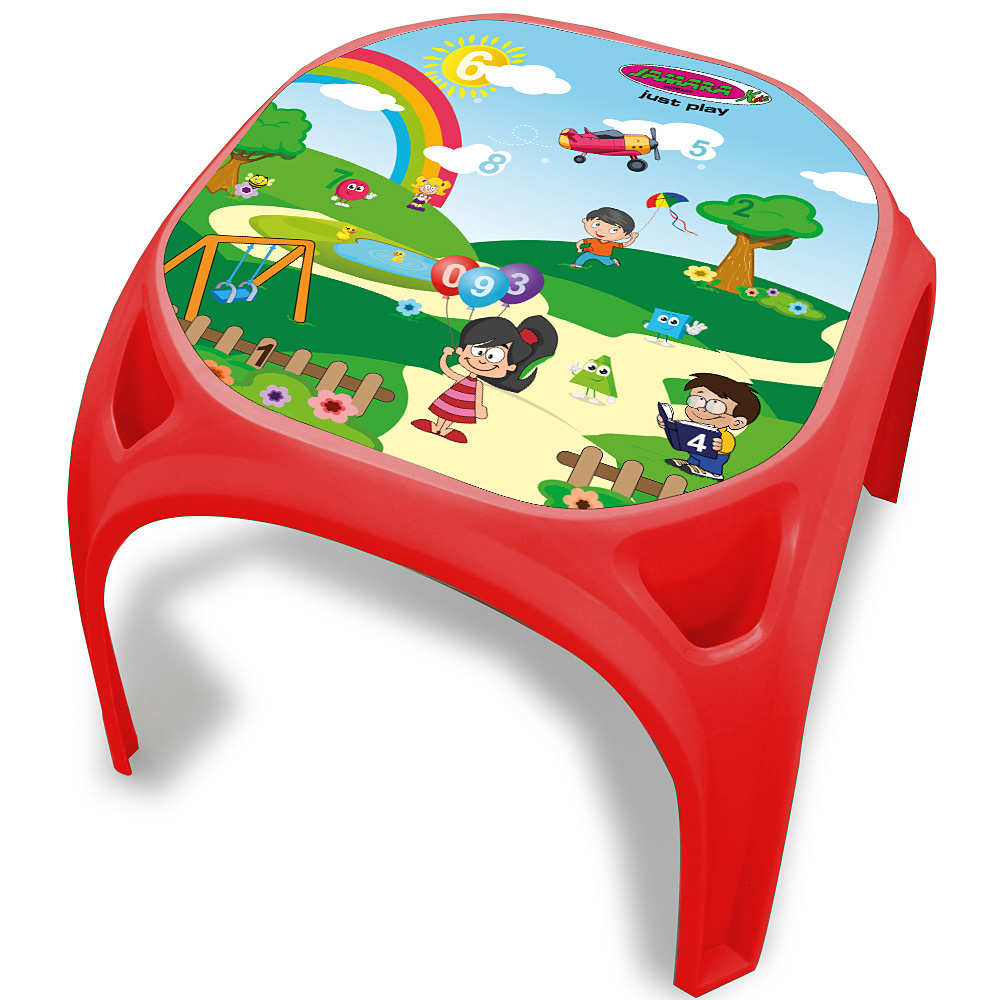 Roter Kindertisch mit farbenfroher Oberseite mit Cartoon-Illustrationen einer Parkszene mit Kindern, Regenbogen und Zahlen.