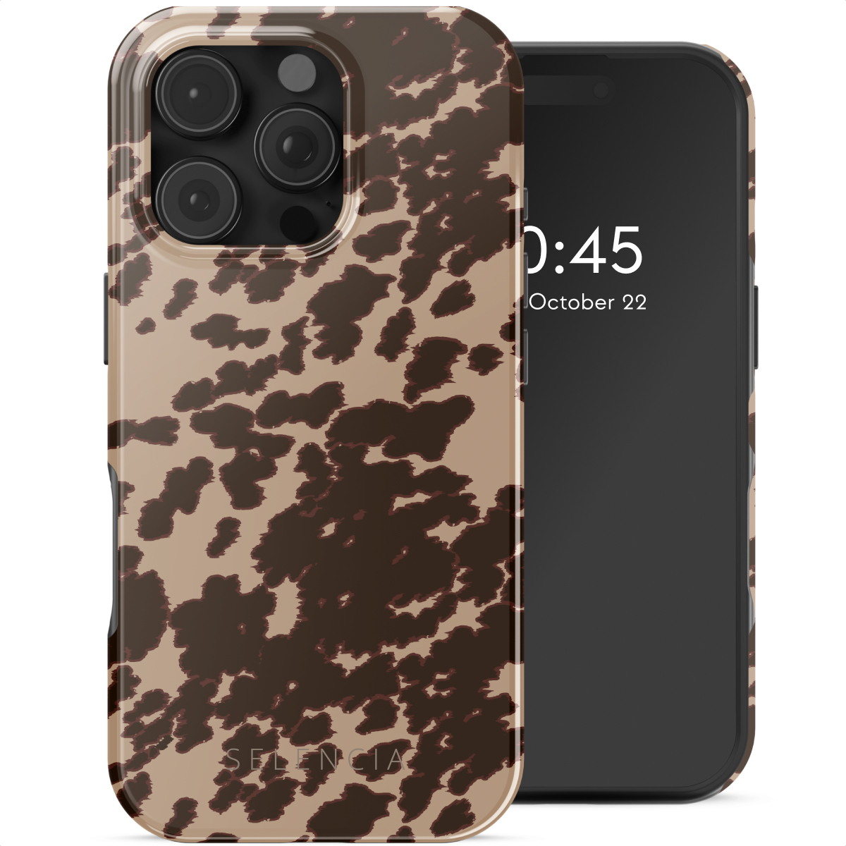 Telefoon met een bruine en beige koeienprint hoesje. Het scherm toont de tijd en datum. De hoes heeft een glanzende afwerking.