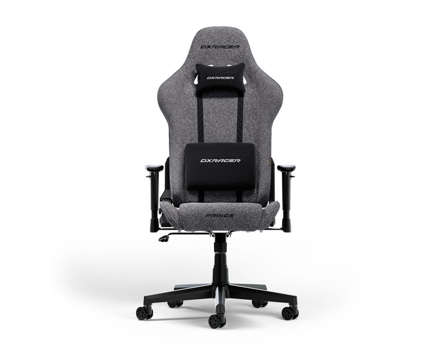 Grauer und schwarzer DX RACER Gaming-Stuhl. Er hat eine Kopfstütze und Lendenwirbelstütze. Der Stuhl steht auf einem schwarzen Sockel mit Rädern, isoliert auf Weiß.