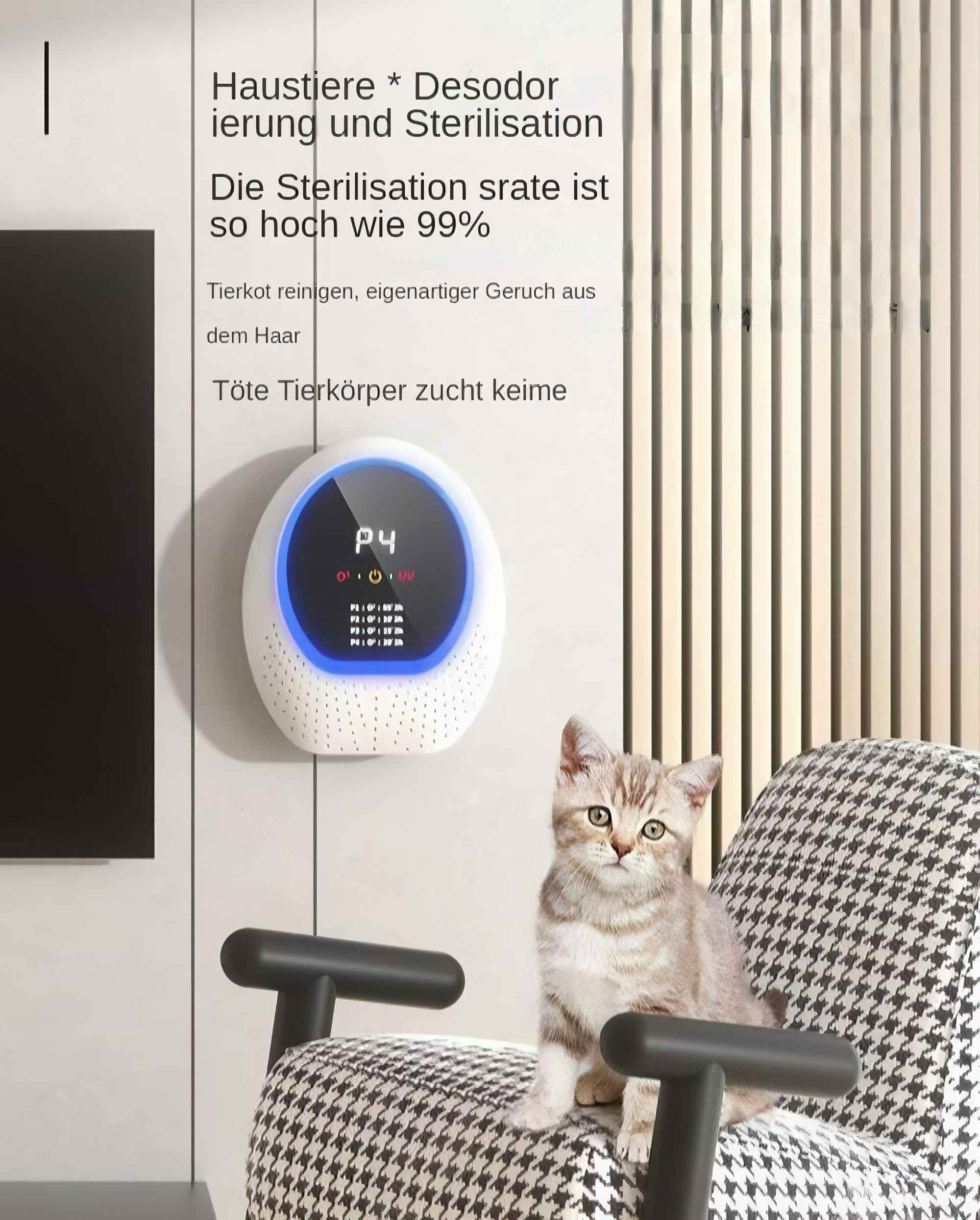 Eine Katze sitzt auf einem gemusterten Stuhl in der Nähe eines Wandgeräts. Text an der Wand beschreibt Sterilisation und Geruchskontrolle.
