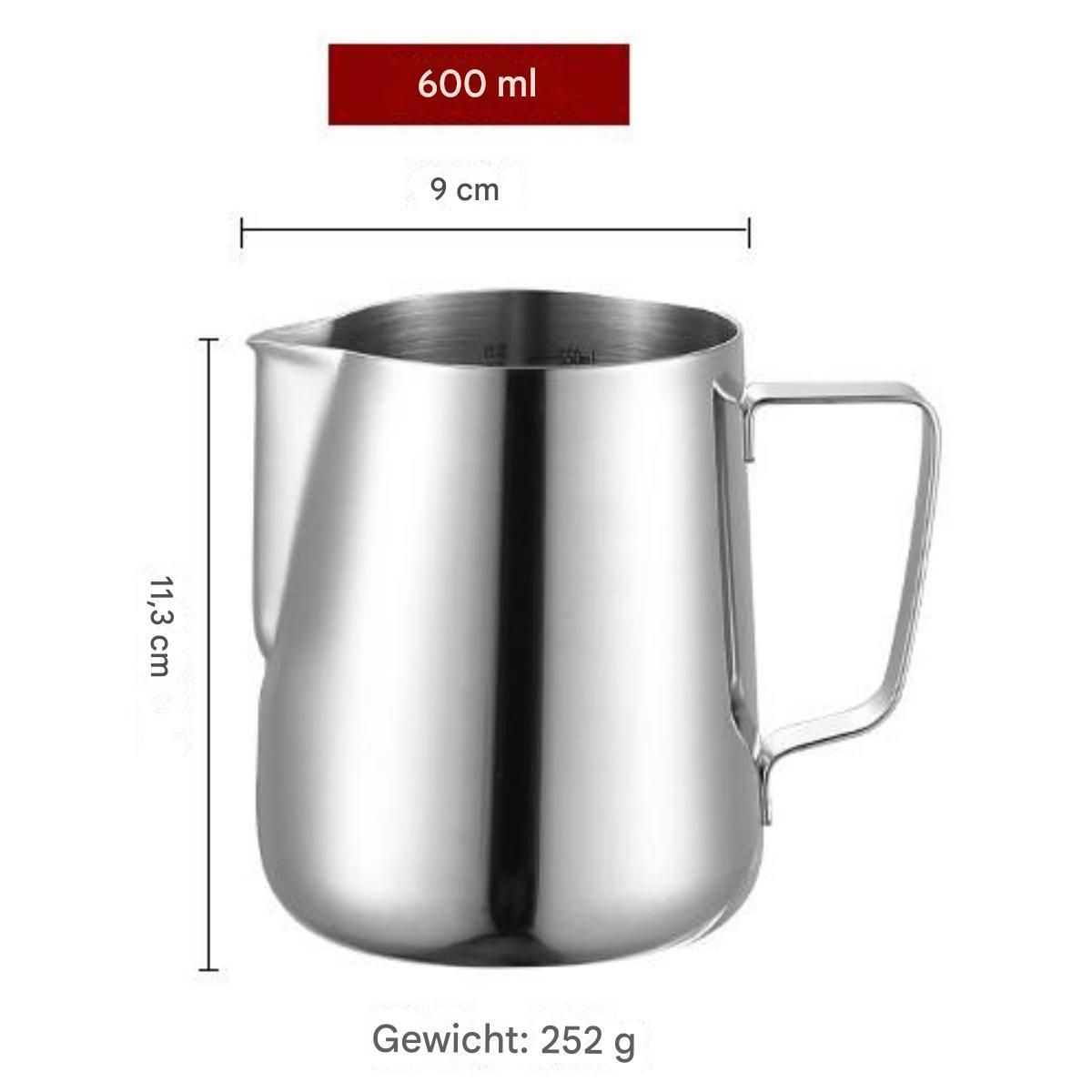 Eine Edelstahl-Milchkännchen mit Maßen und Gewicht. Fassungsvermögen 600 ml, 9 cm breit, 11,3 cm hoch, und wiegt 252 g.