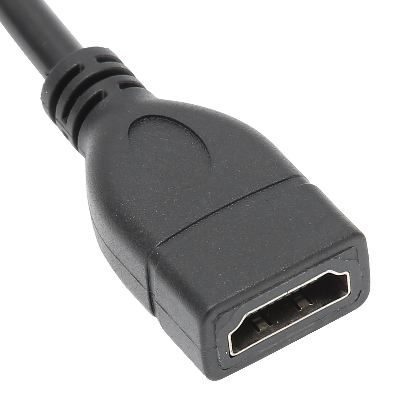 Nahaufnahme eines schwarzen HDMI-Anschlusses. Der Stecker hat eine rechteckige Form und ist mit einem schwarzen Kabel verbunden.