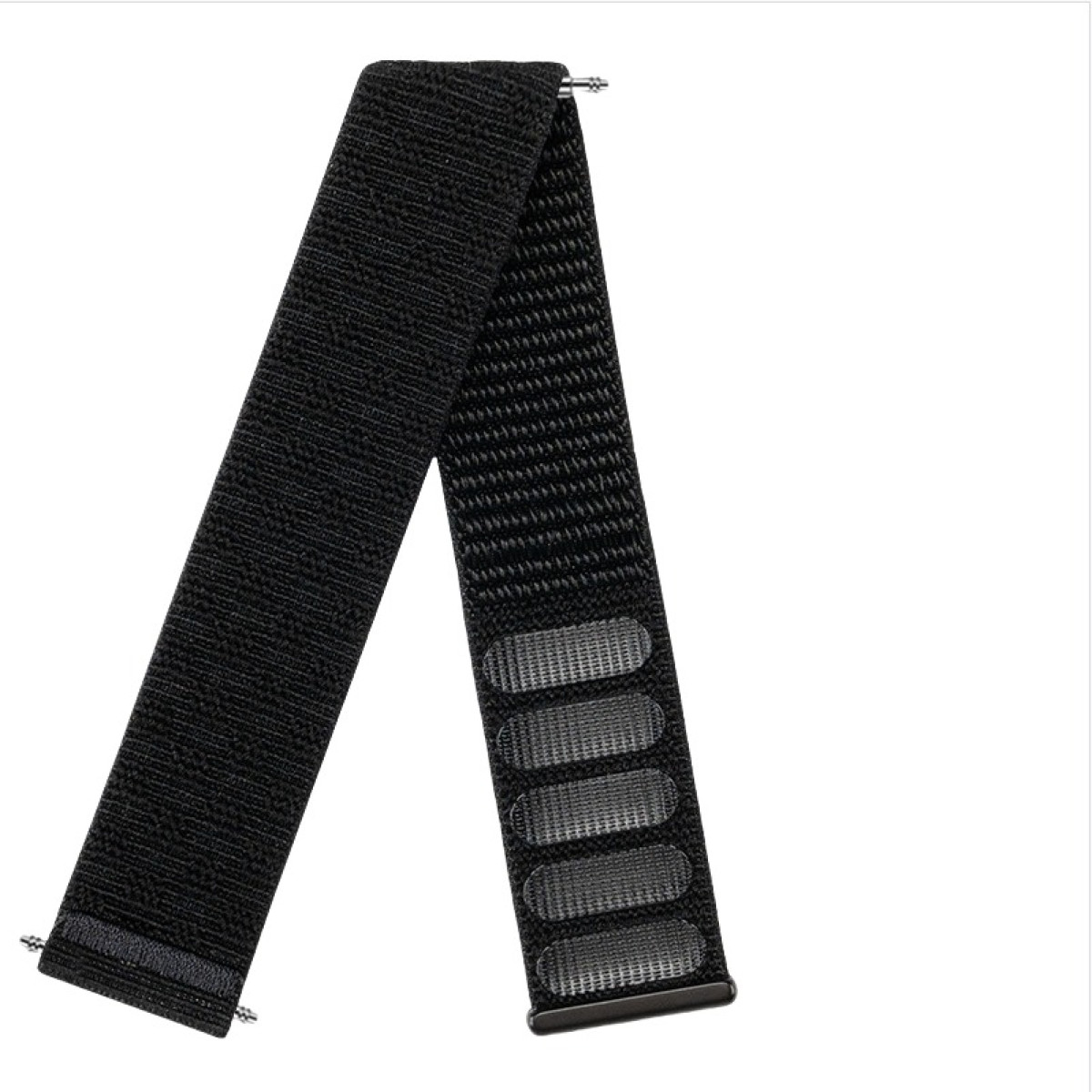 Ein schwarzes Nylon-Armband mit strukturierter Oberfläche, fünf Verstellschlitzen und Metallstiftbefestigungen. Der Hintergrund ist weiß.