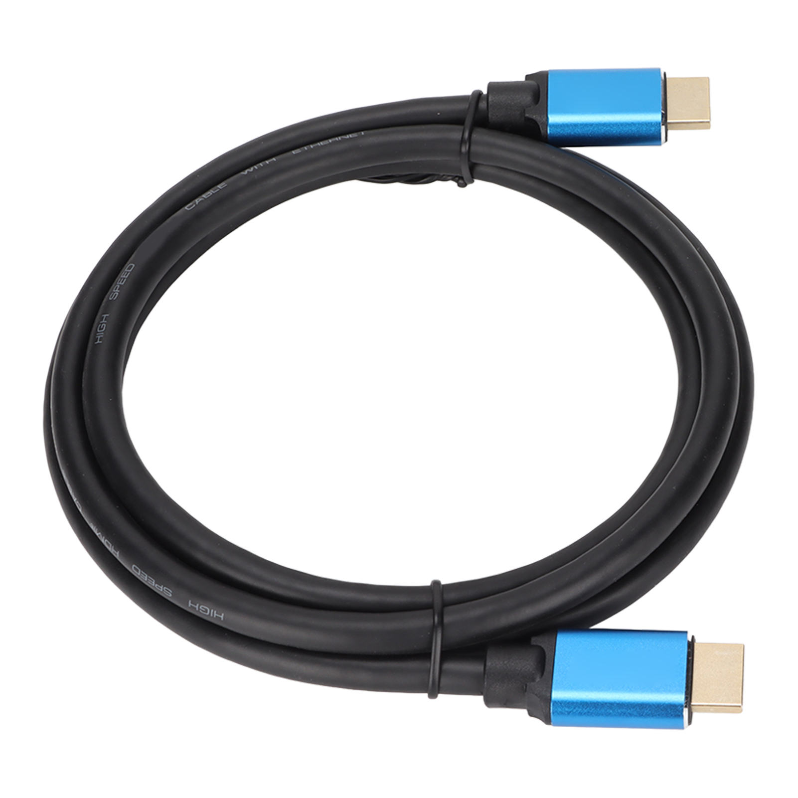Ein schwarzes HDMI-Kabel mit blauen Steckern und goldfarbenen Spitzen, auf weißem Hintergrund aufgerollt.