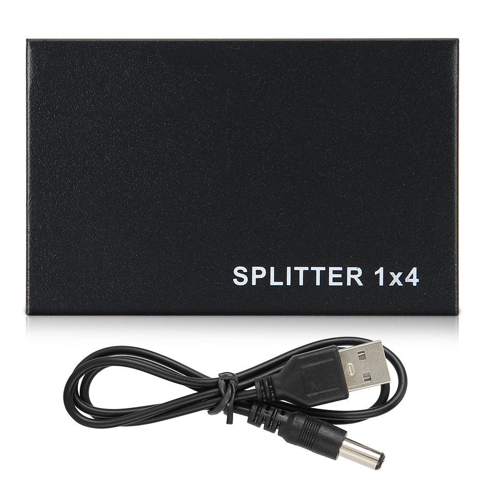 Schwarzer Splitterkasten mit weißem Text 'SPLITTER 1x4'. Ein USB-Kabel und ein Gleichstromkabel darunter, auf weißer Oberfläche.