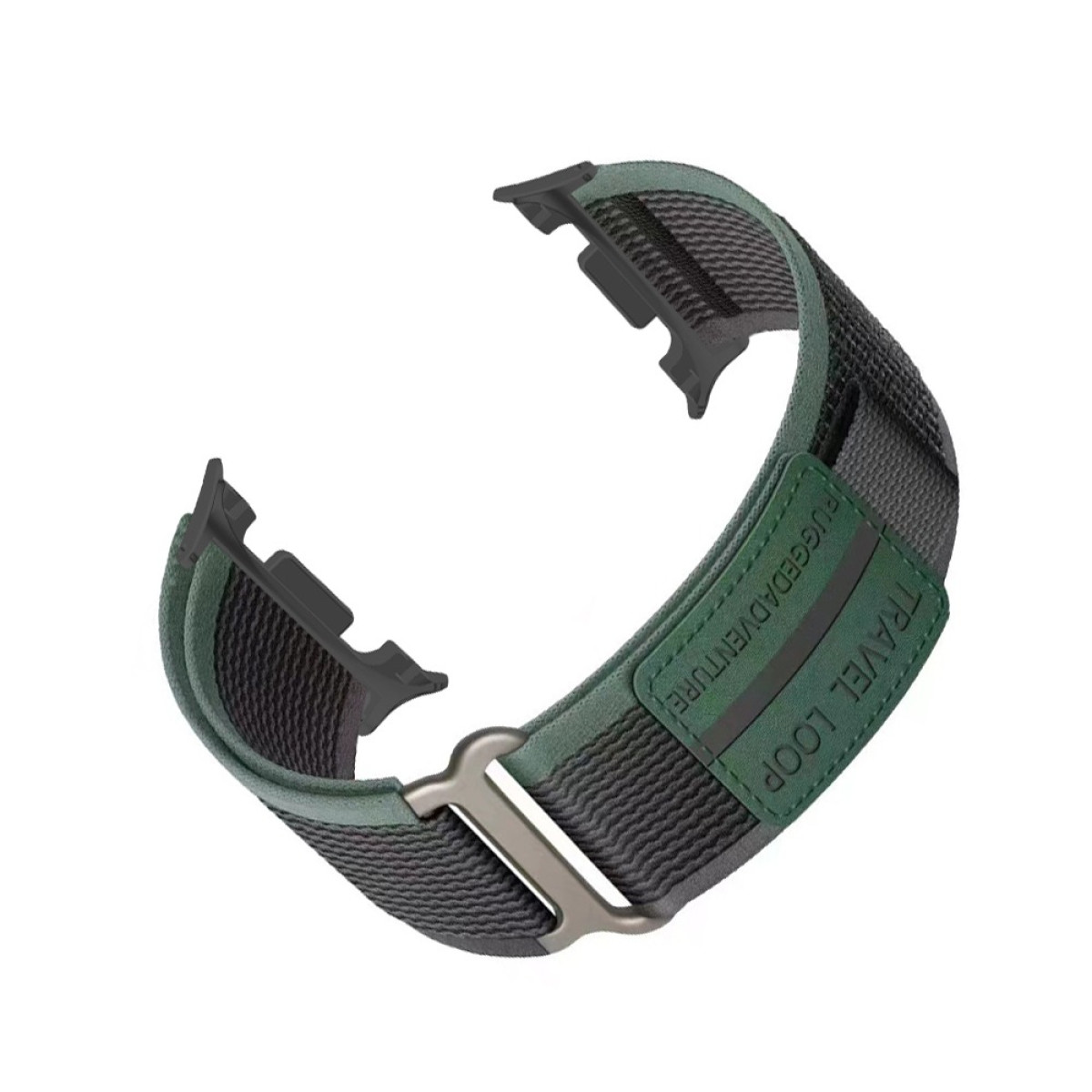 Ein grünes und graues Uhrenarmband mit Metallverschluss. Text: 'TRAVEL LOOP' und 'RUGGEDADVENTURE'. Schwarze Anschlüsse.