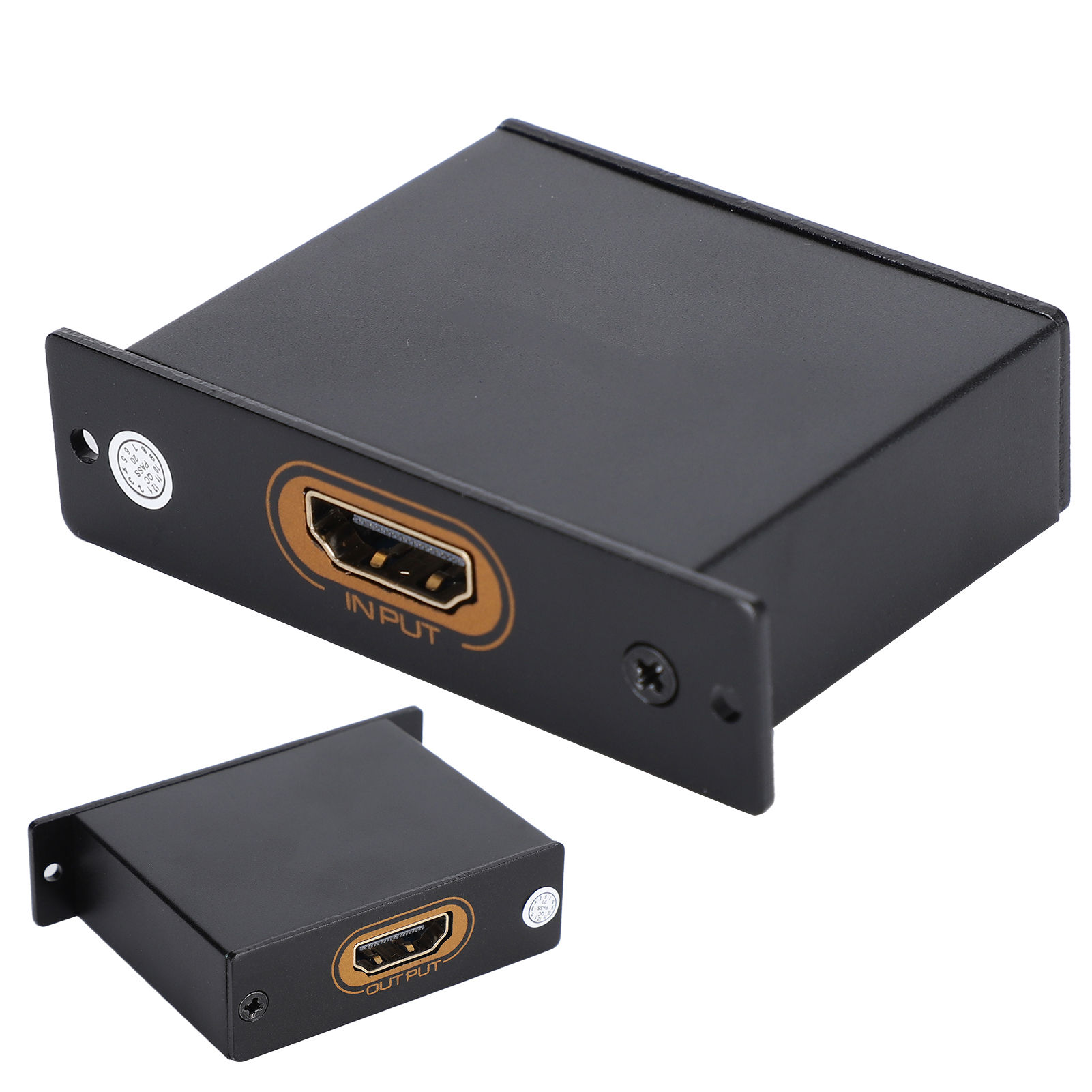 Zwei schwarze HDMI-Konverter sind abgebildet, einer über dem anderen. Der obere hat einen Eingang, der untere einen Ausgang.