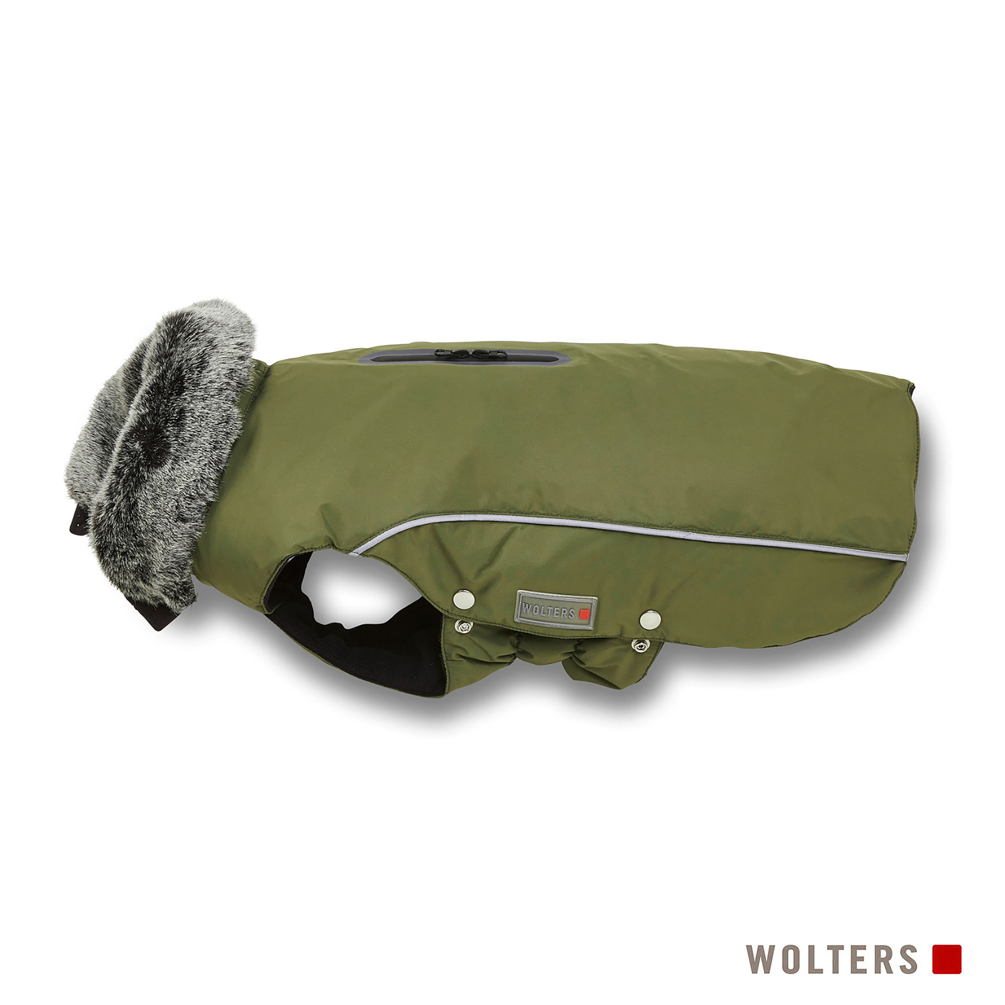 Olivgrüne Hundejacke mit fellgefütterter Kapuze. Sie hat reflektierende Paspeln und das Wolters-Logo.