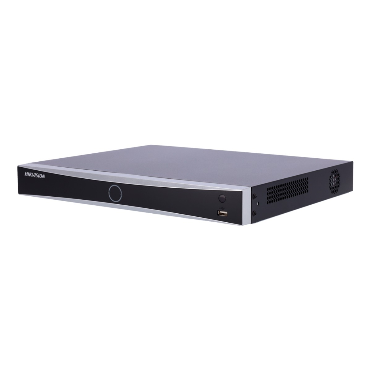 Ein schwarzer und silberner Hikvision DVR. Er hat einen USB-Anschluss und einen Power-Button auf der Vorderseite. Der Hintergrund ist weiß.