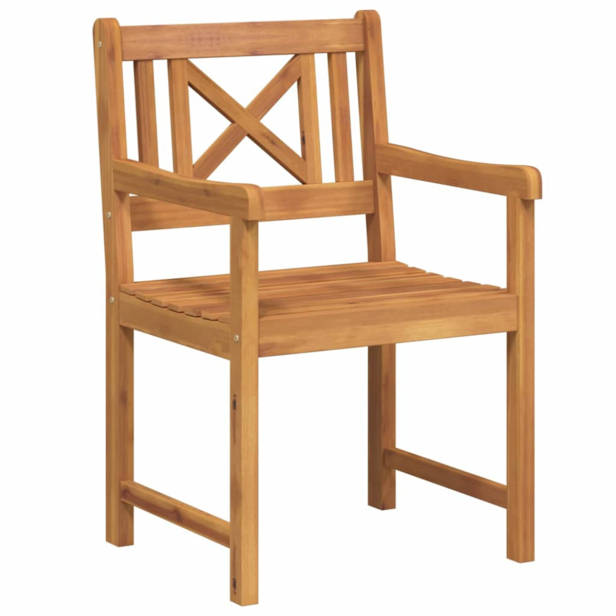 Holzstuhl mit Armlehnen. Er hat eine Sitzfläche aus Latten und eine Rückenlehne mit X-förmigem Design, vor weißem Hintergrund.