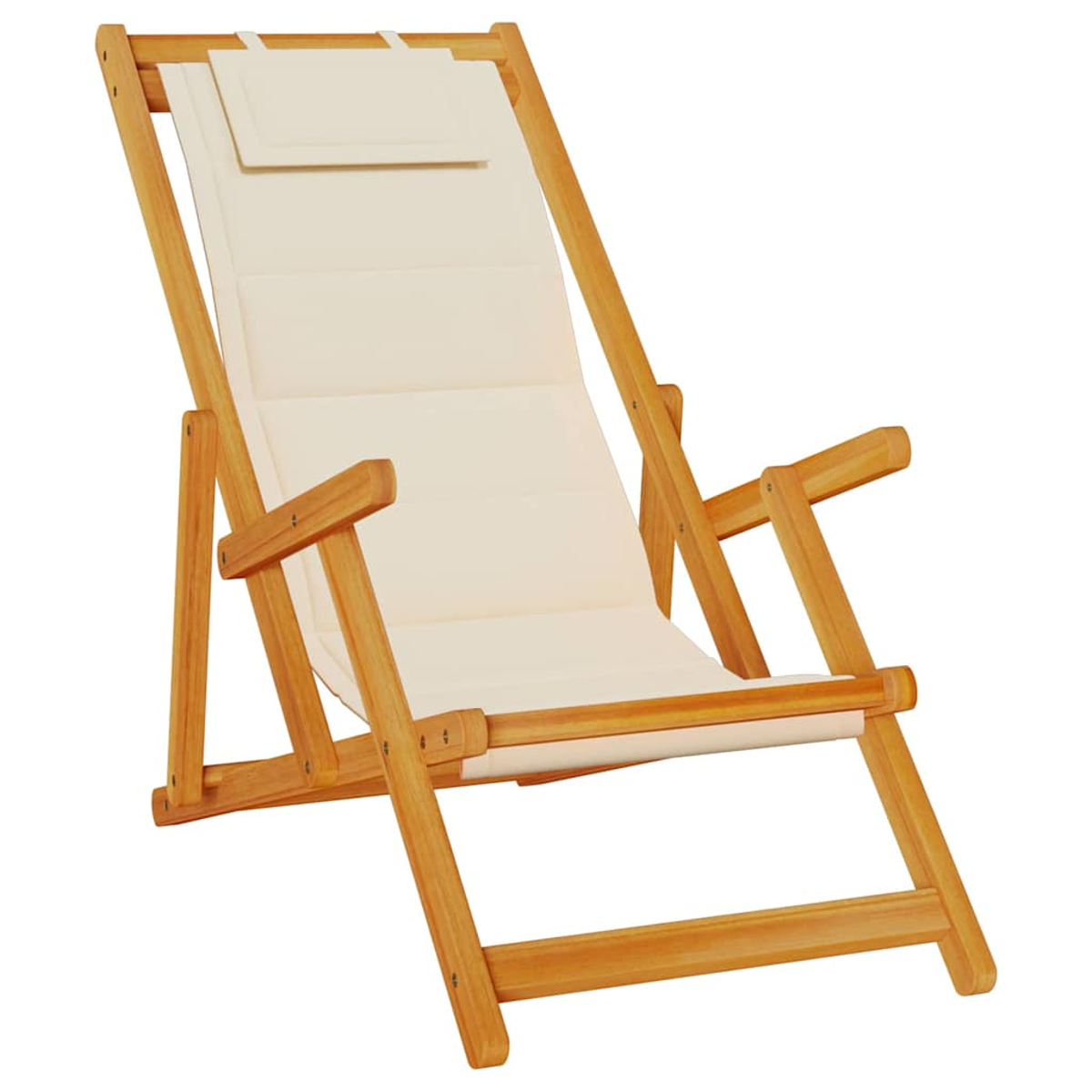 Ein Holz-Deckchair mit weißem Kissen. Der Stuhl ist zusammengeklappt und einsatzbereit. Isoliert auf weißem Hintergrund.