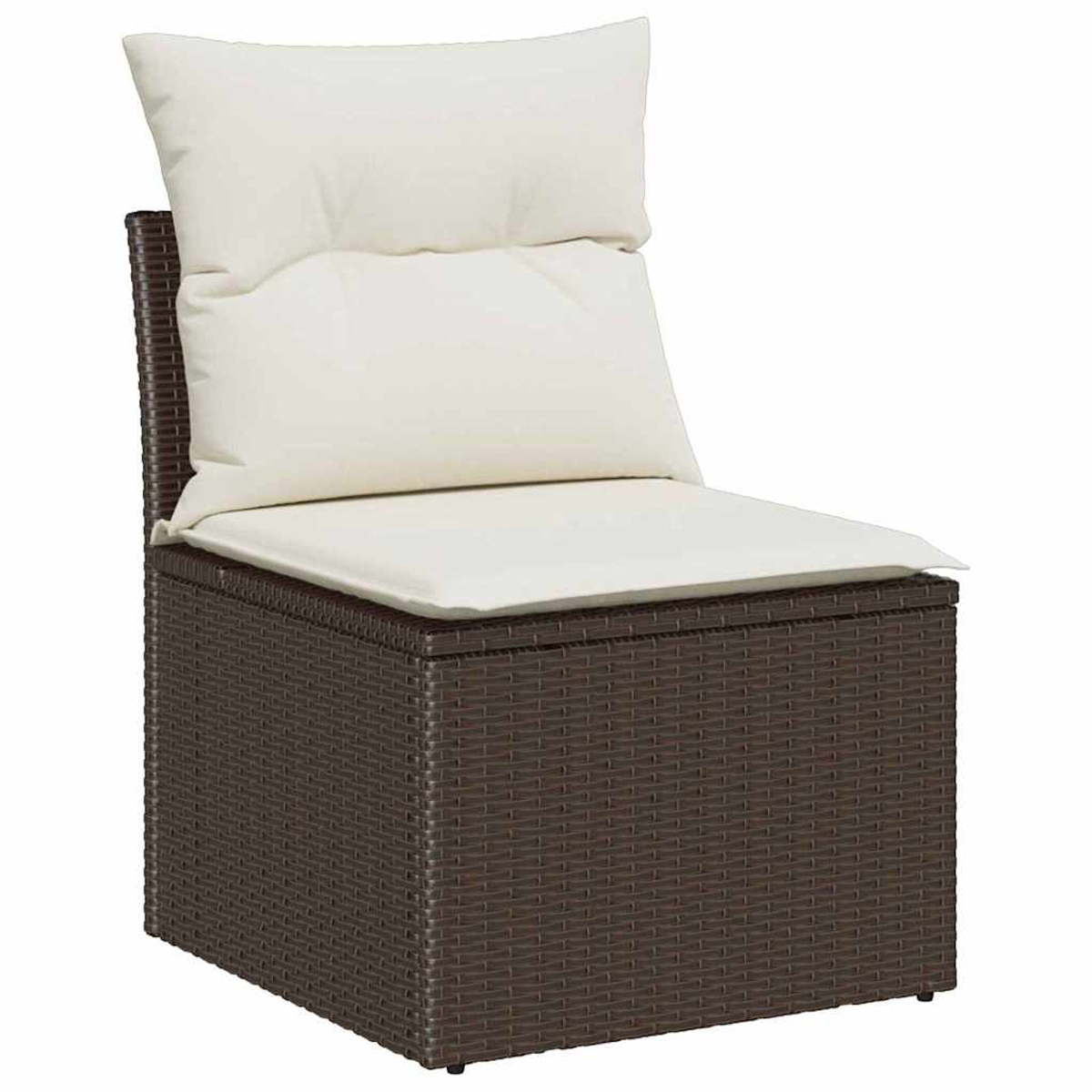 Ein brauner Korbstuhl mit weißem Kissen und Kopfkissen. Der Stuhl befindet sich im Freien, möglicherweise auf einer Terrasse. Der Stuhl hat ein einfaches Design.