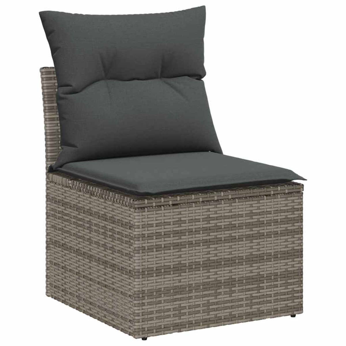 Korbstuhl mit grauem Kissen und Rückenlehne. Der Stuhl ist würfelförmig und hat ein gewebtes Muster. Das Kissen liegt auf dem Sitz.