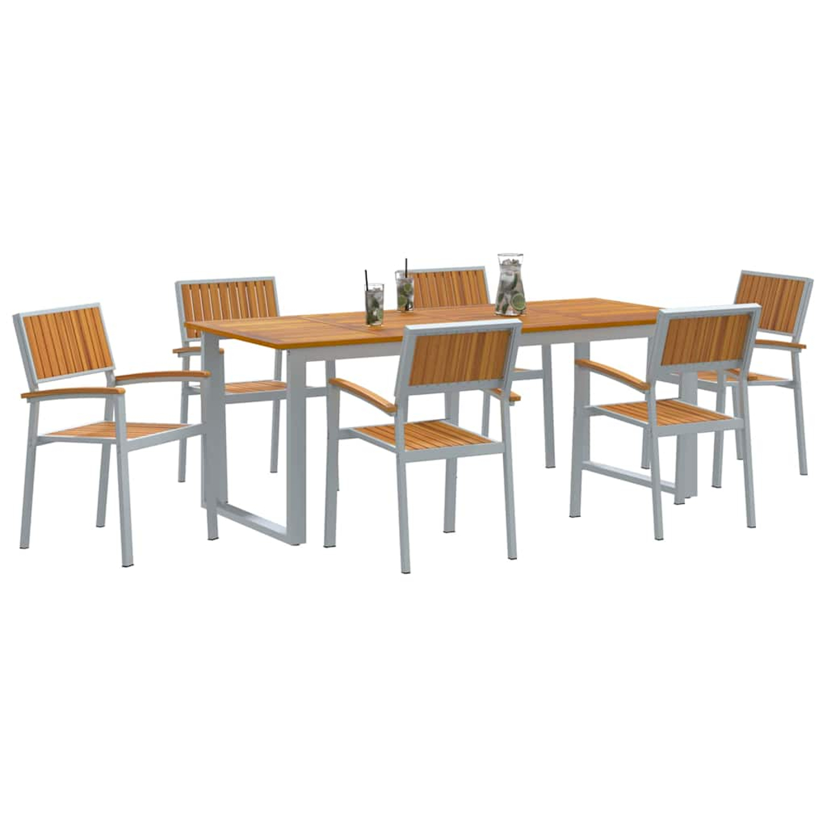 Ein hölzernes Ess-Set für den Außenbereich mit einem rechteckigen Tisch, sechs Stühlen und Getränken auf dem Tisch, vor weißem Hintergrund.