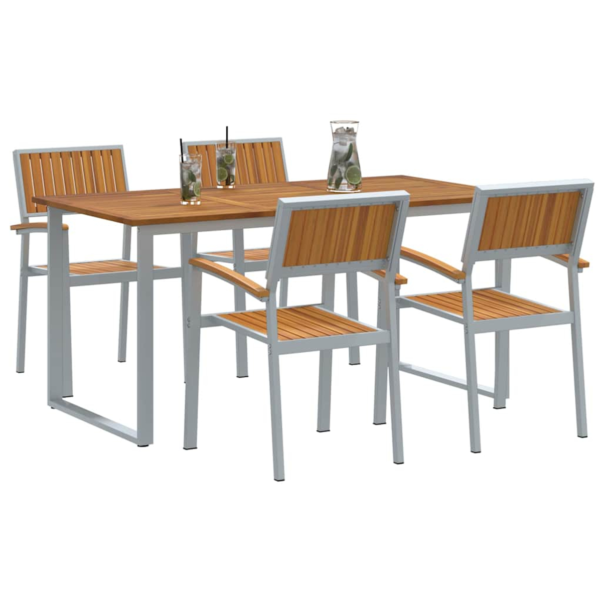 Essgruppe im Freien: Holztisch, vier Stühle mit Holzsitzen und -lehnen, Getränke mit Limette und Eis und eine Kanne.