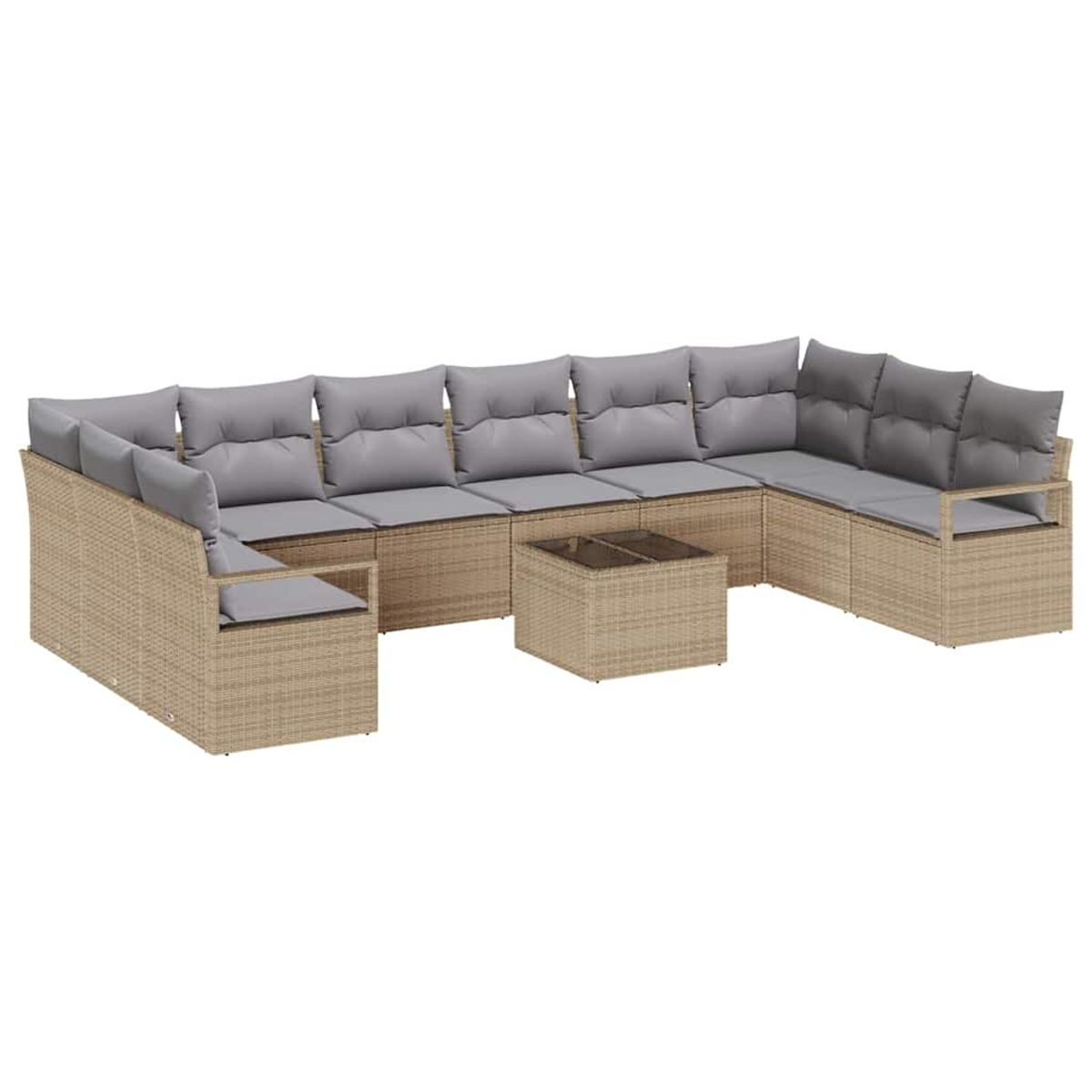 Ein hellbraunes Korbsessel-Ecksofa mit grauen Kissen. Es hat einen quadratischen Couchtisch in der Mitte.