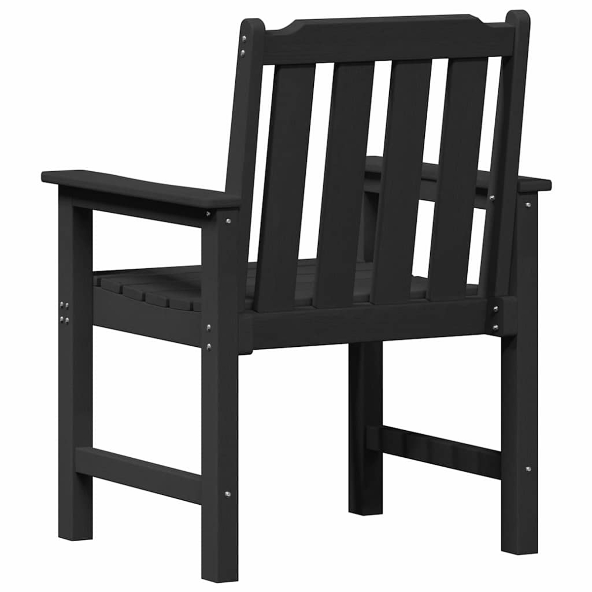 Silla de madera negra para exteriores vista desde atrás. Tiene respaldo y asiento de listones, con reposabrazos y cuatro patas.
