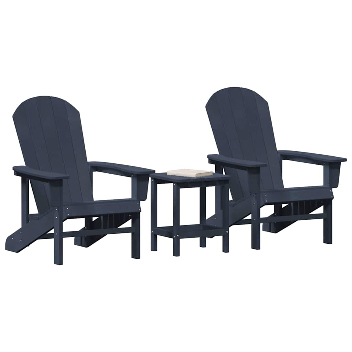 Dos sillas Adirondack azul marino y una mesa pequeña con un libro encima sobre un fondo blanco.