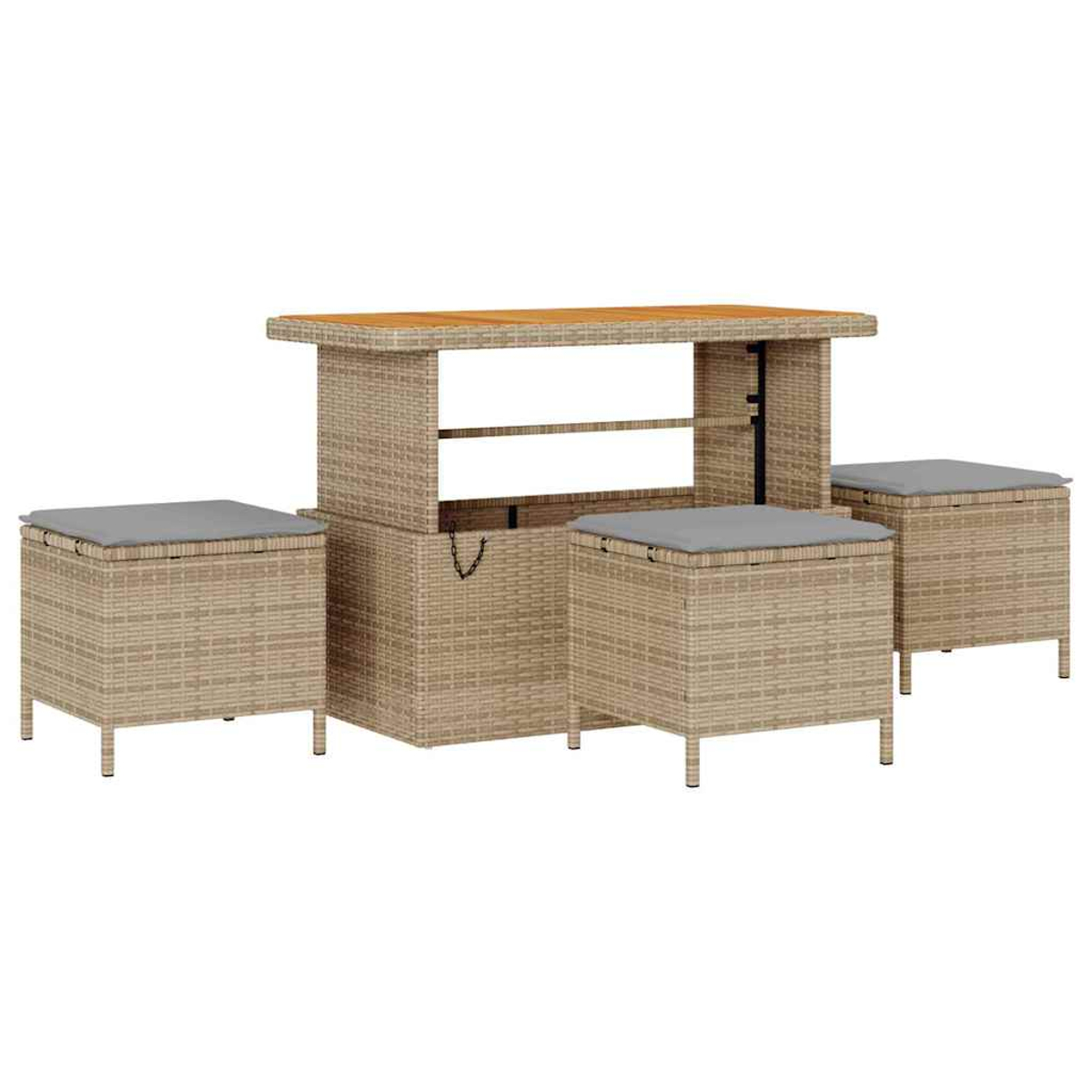 Set di mobili da esterno in rattan con tavolo e tre sgabelli. Il tavolo ha un piano in legno, gli sgabelli hanno cuscini grigi.