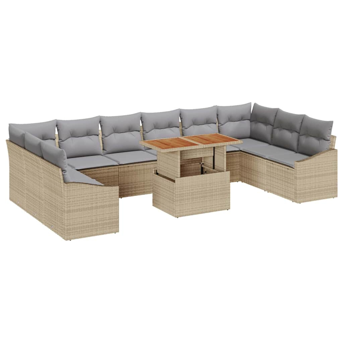 Ein beiges Outdoor-Sofa aus Korbgeflecht mit grauen Kissen und einem Tisch mit Holzplatte. Das Sofa ist U-förmig angeordnet.