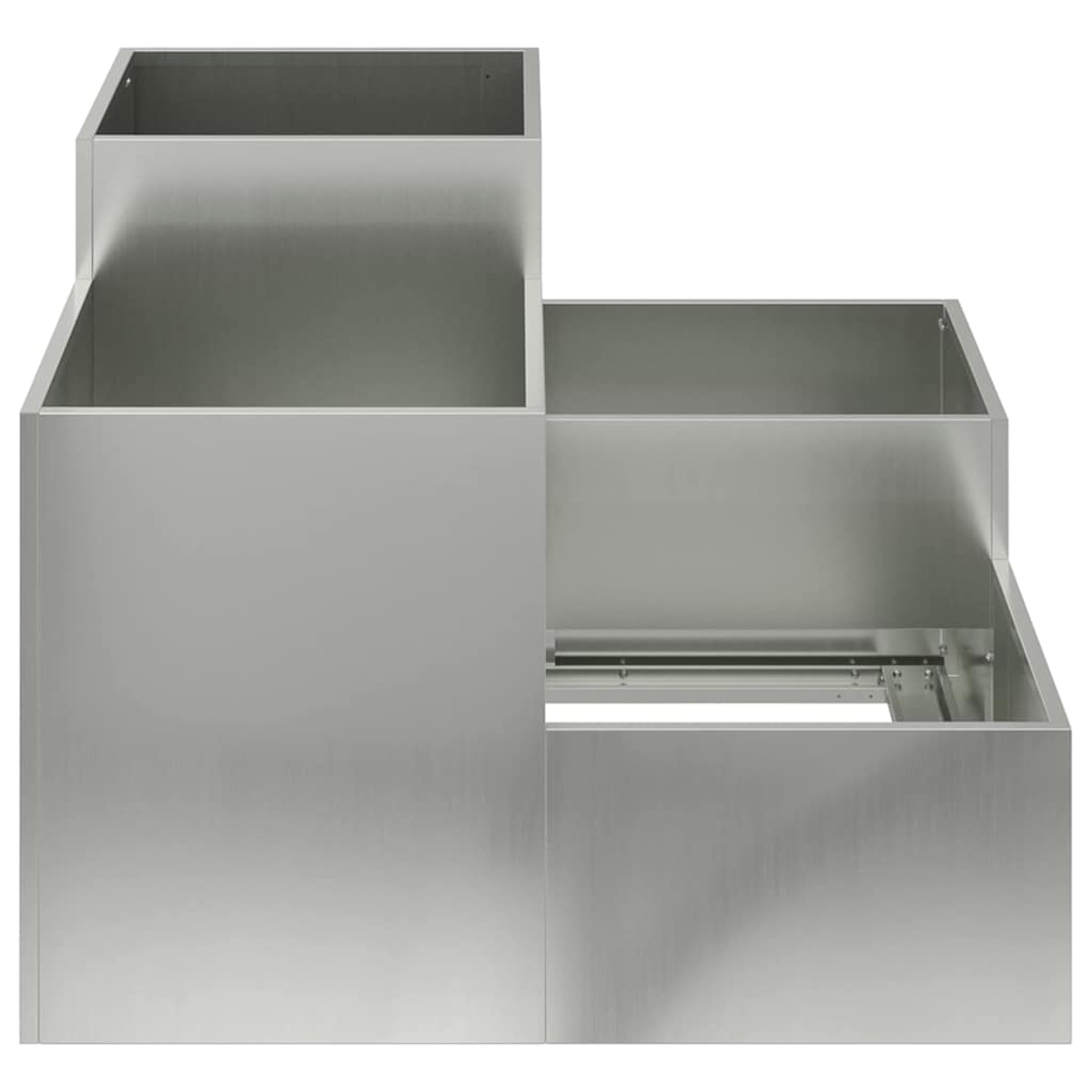 Una struttura in acciaio inossidabile con tre scomparti aperti di diverse dimensioni. Isolato su bianco. La struttura sembra far parte di un'installazione da cucina.