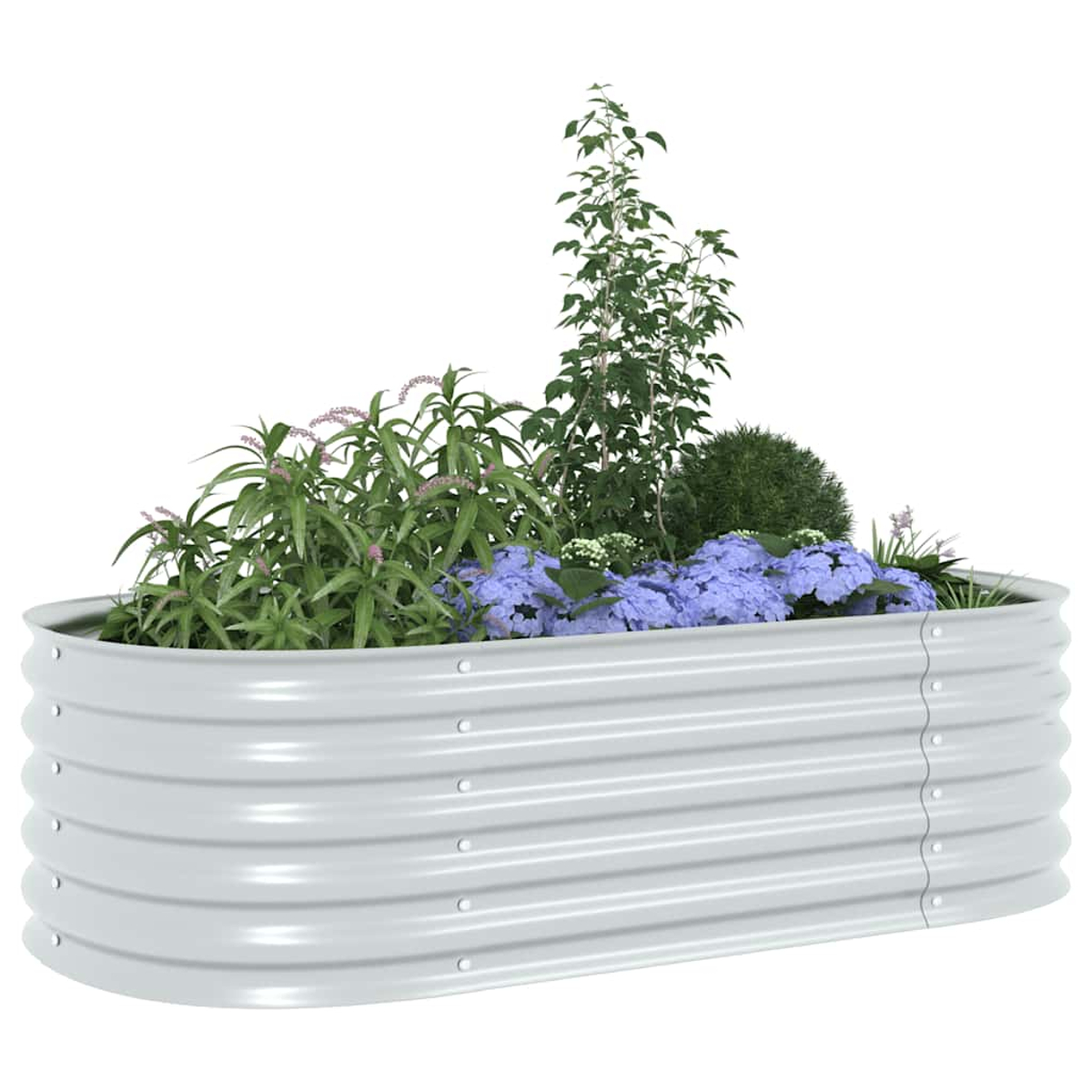 Ein erhöhtes, gewelltes Metallbeet mit grünen Pflanzen, lila und blauen Blumen gefüllt. Weißer Hintergrund.