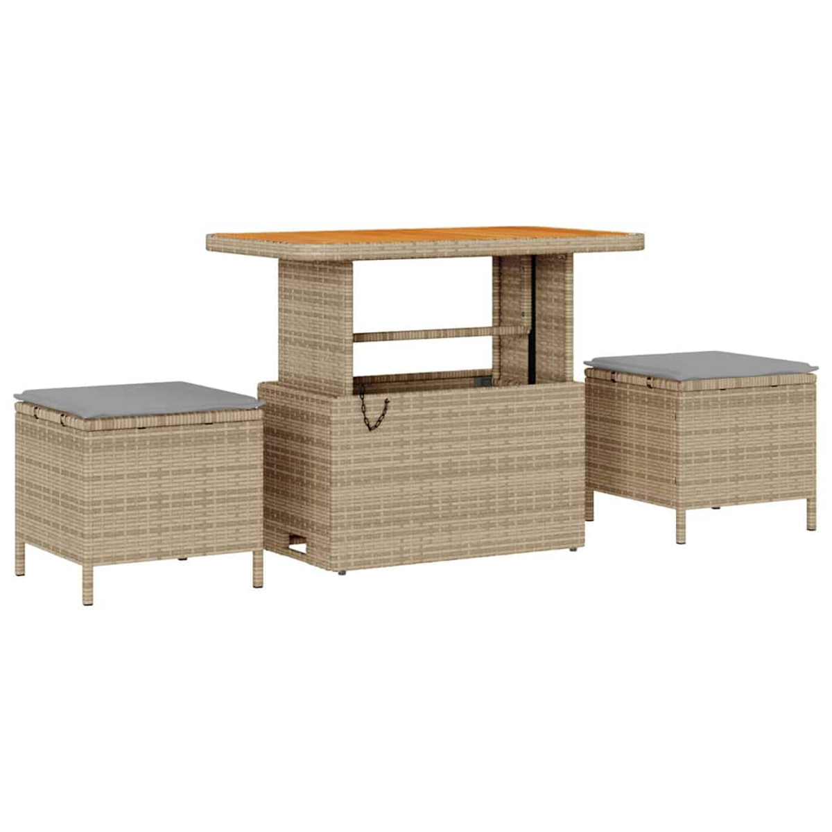 Set di mobili da esterno in vimini. Include un tavolo con piano arancione e due pouf quadrati con cuscini grigi.