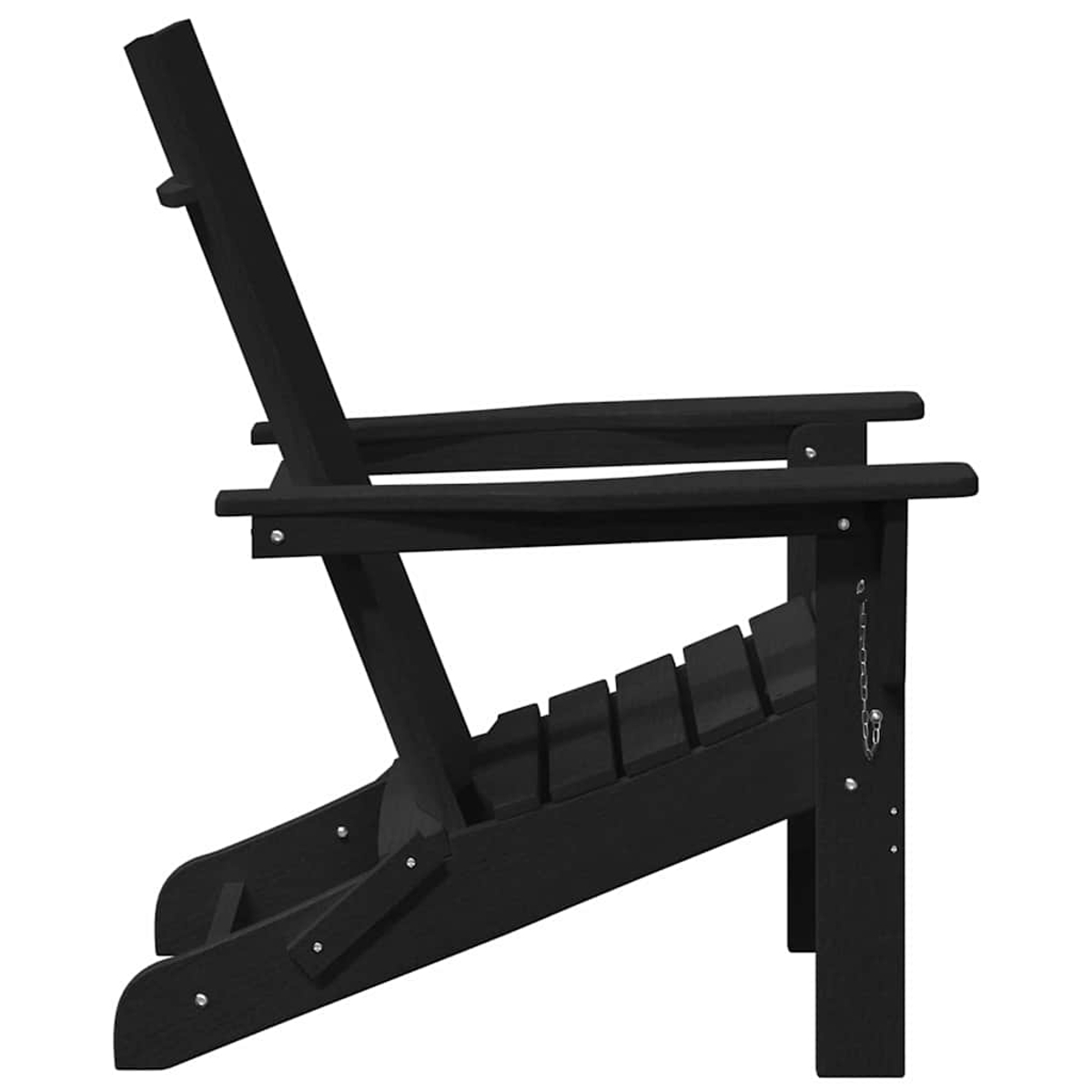 Ein schwarzer Adirondack-Stuhl wird von der Seite gezeigt, mit einer Lattenrost, Armlehnen und einer hohen Rückenlehne. Der Hintergrund ist weiß.
