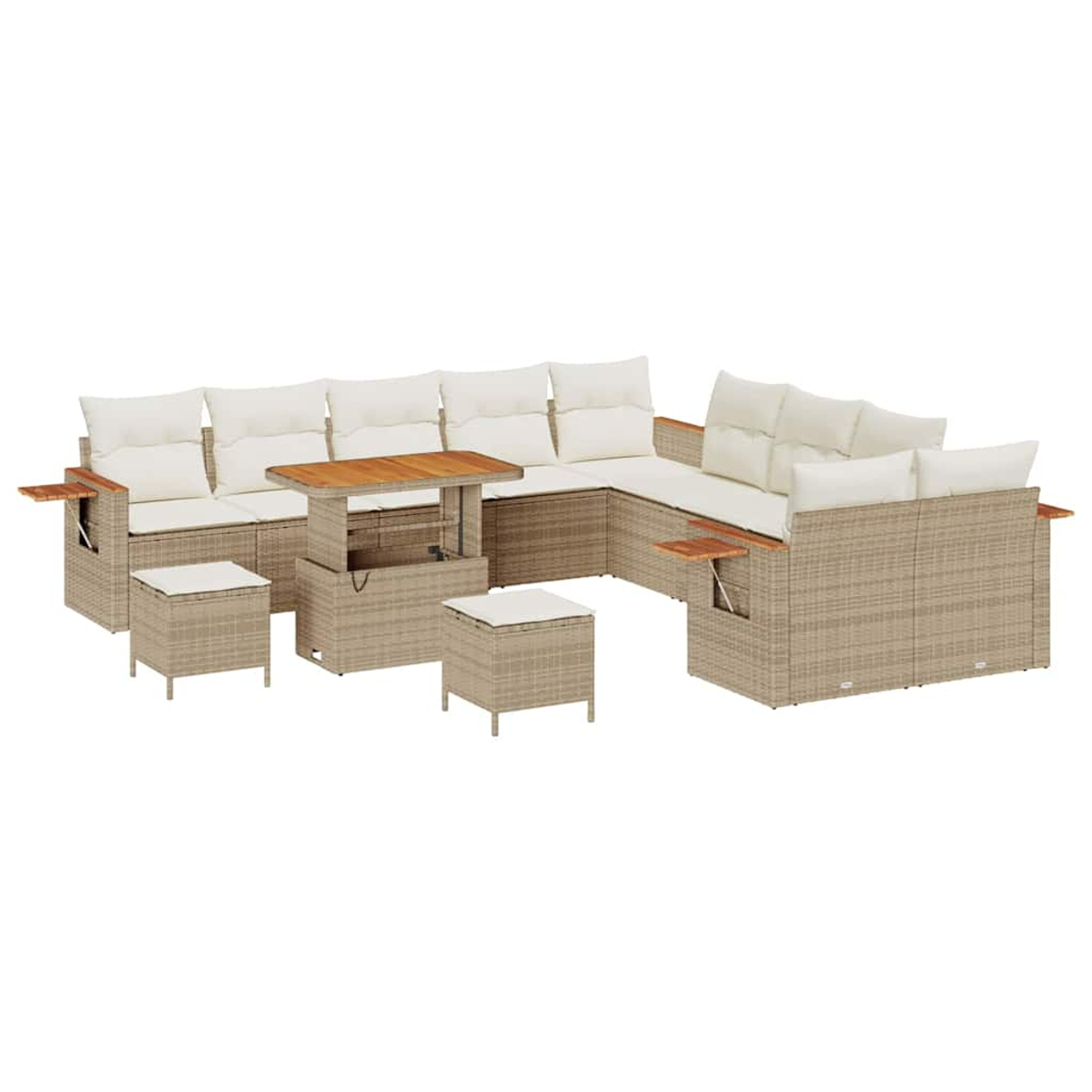 Un divano angolare in rattan con cuscini bianchi, un tavolo in legno e due pouf. I mobili sono beige e su sfondo bianco.