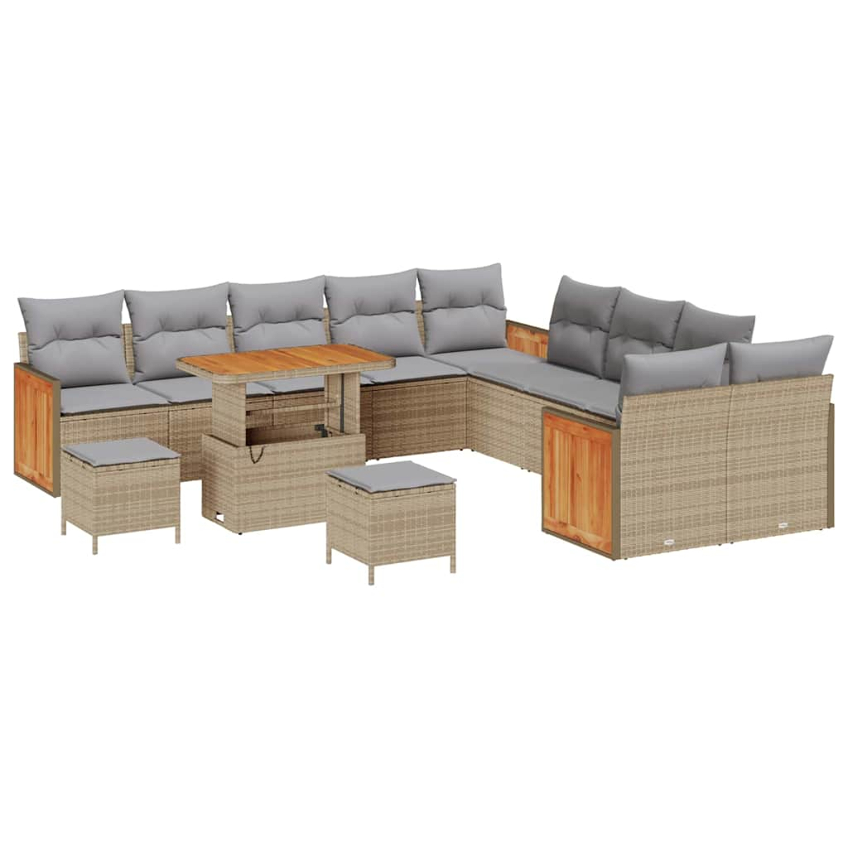 Un divano angolare da esterno in vimini marrone chiaro con cuscini grigi e piano in legno. Include pouf. Lo sfondo è bianco.