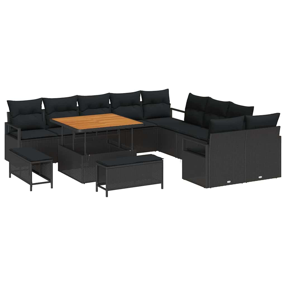 Un set di mobili da esterno in vimini nero con cuscini e un tavolo in legno. Include un divano, una panca e un tavolo.