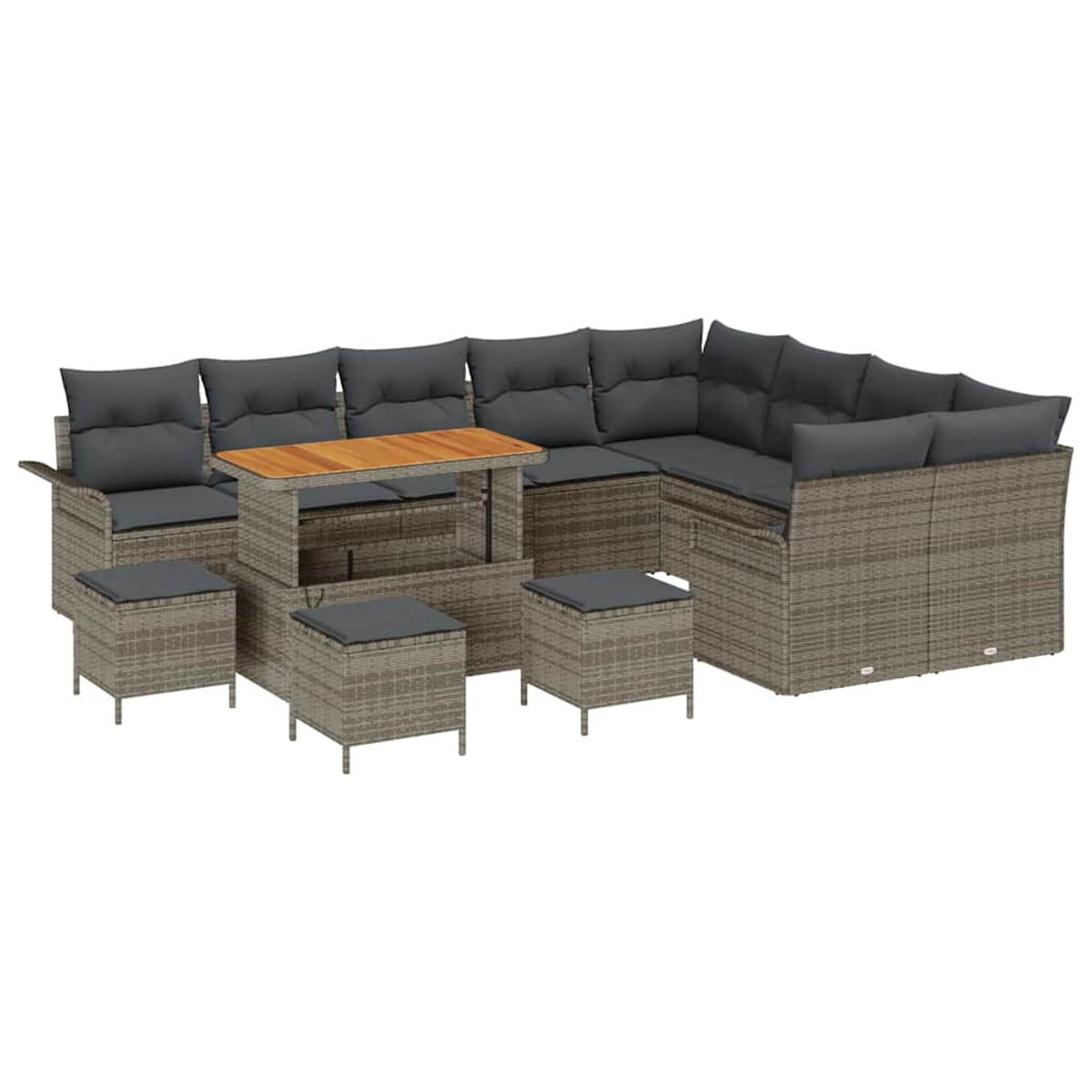 Divano angolare da esterno in vimini con cuscini grigi e tavolo in legno. Include pouf. Su sfondo bianco.