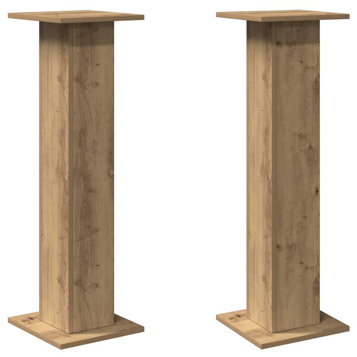 Zwei hellbraune Holzsäulen vor weißem Hintergrund. Jede hat eine quadratische Basis und Oberseite.