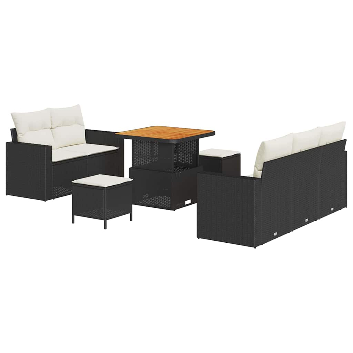Set di mobili da esterno: divano in vimini nero, sedie, tavolo e pouf con cuscini bianchi, disposti su sfondo bianco.