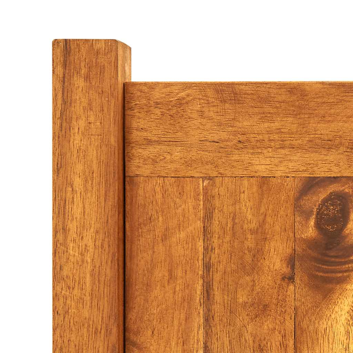 Nahaufnahme von Holzmöbeln. Vertikale und horizontale Bretter bilden einen Rahmen. Das Holz ist hellbraun mit sichtbarer Maserung und Knoten.