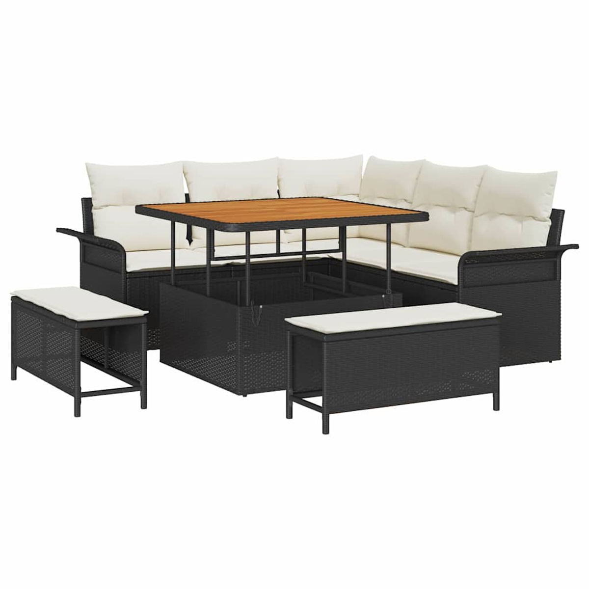 Schwarzes Wicker-Ecksofa mit cremefarbenen Kissen und einem Holztisch. Zwei passende Bänke befinden sich im Vordergrund.
