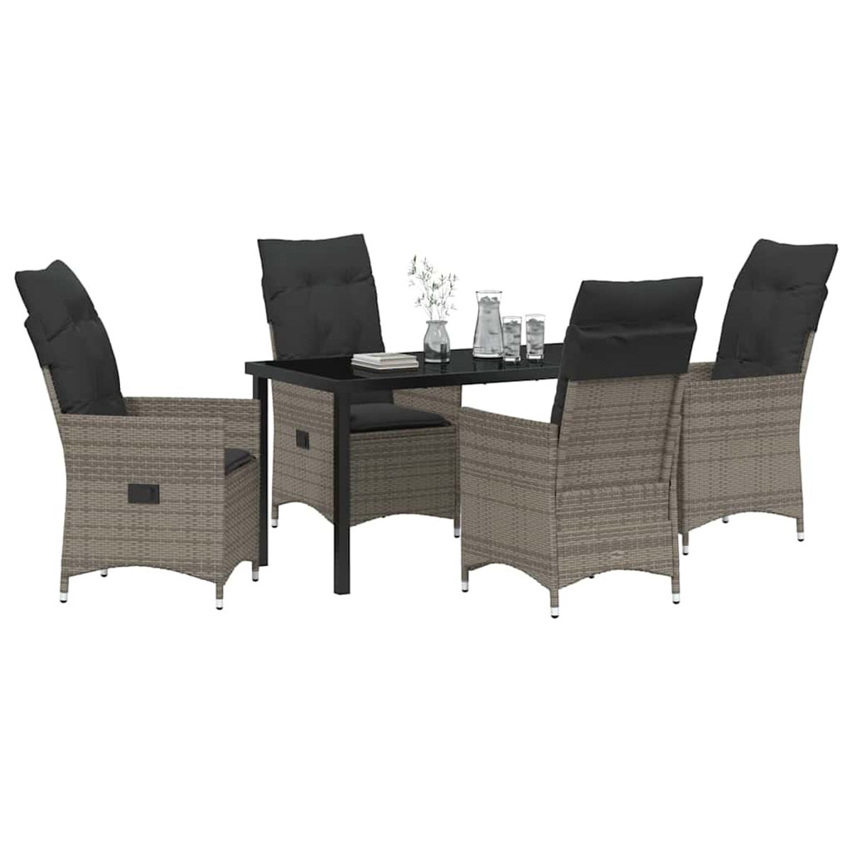 Ein Terrassenset mit einem schwarzen Tisch, vier Korbstühlen mit schwarzen Kissen und einem weißen Hintergrund.
