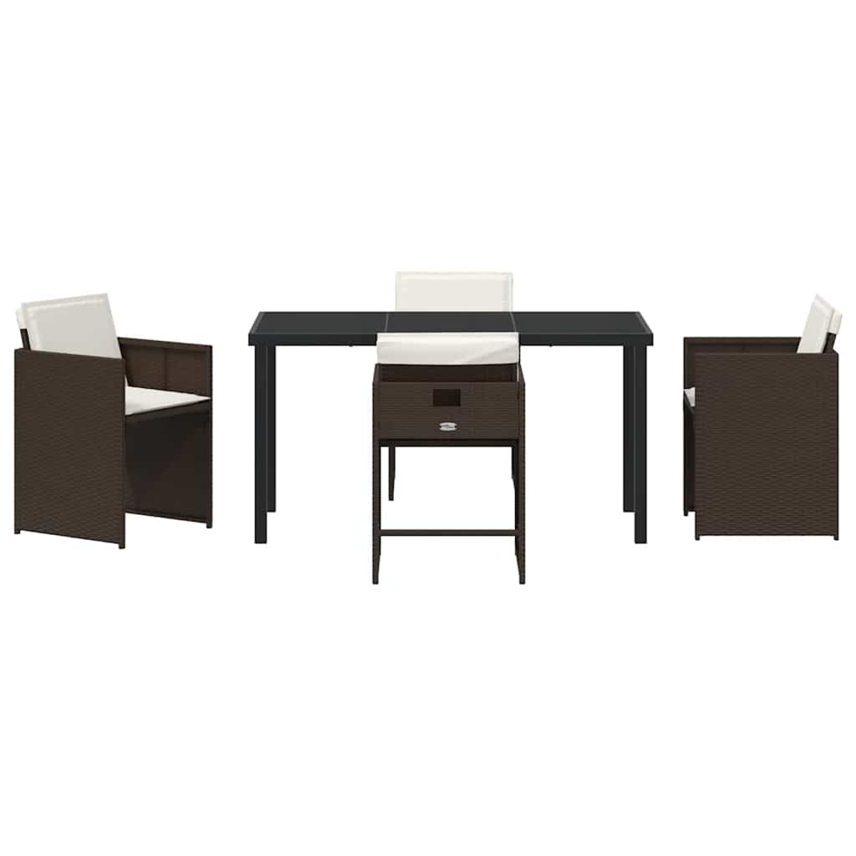 Ein braunes Ess-Set aus Korbgeflecht für den Außenbereich mit Tisch und Stühlen. Die Stühle haben weiße Kissen. Der Tisch hat eine schwarze Platte.