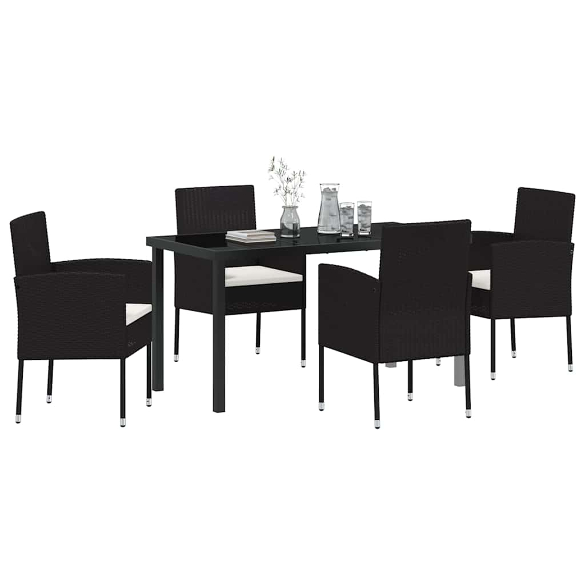 Ein schwarzes Ess-Set für den Außenbereich mit vier Stühlen, einem Tisch und Dekorationen auf dem Tisch vor weißem Hintergrund.